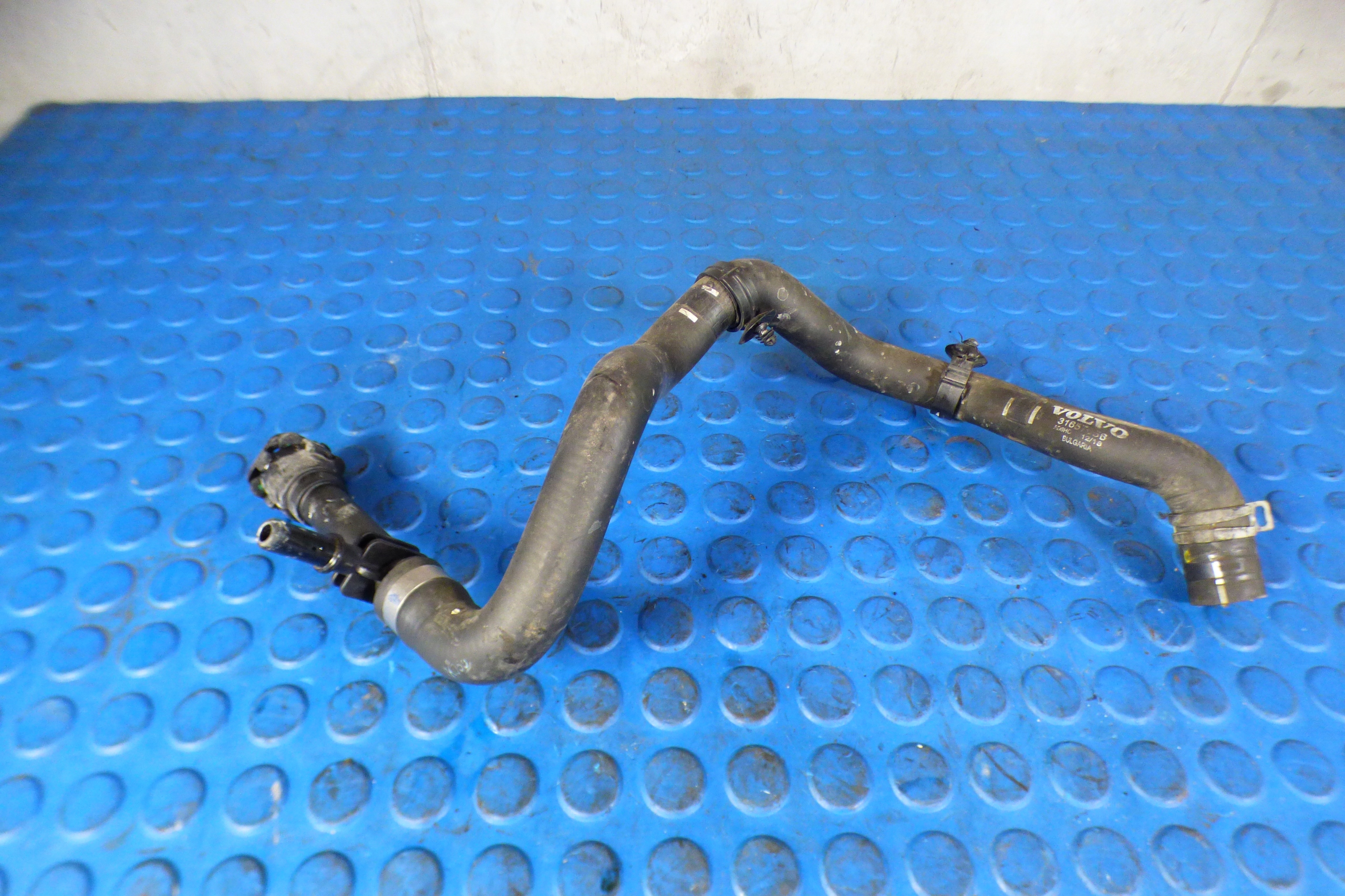 crijevo vode 31657656 VOLVO S60 V60 III 2.0D