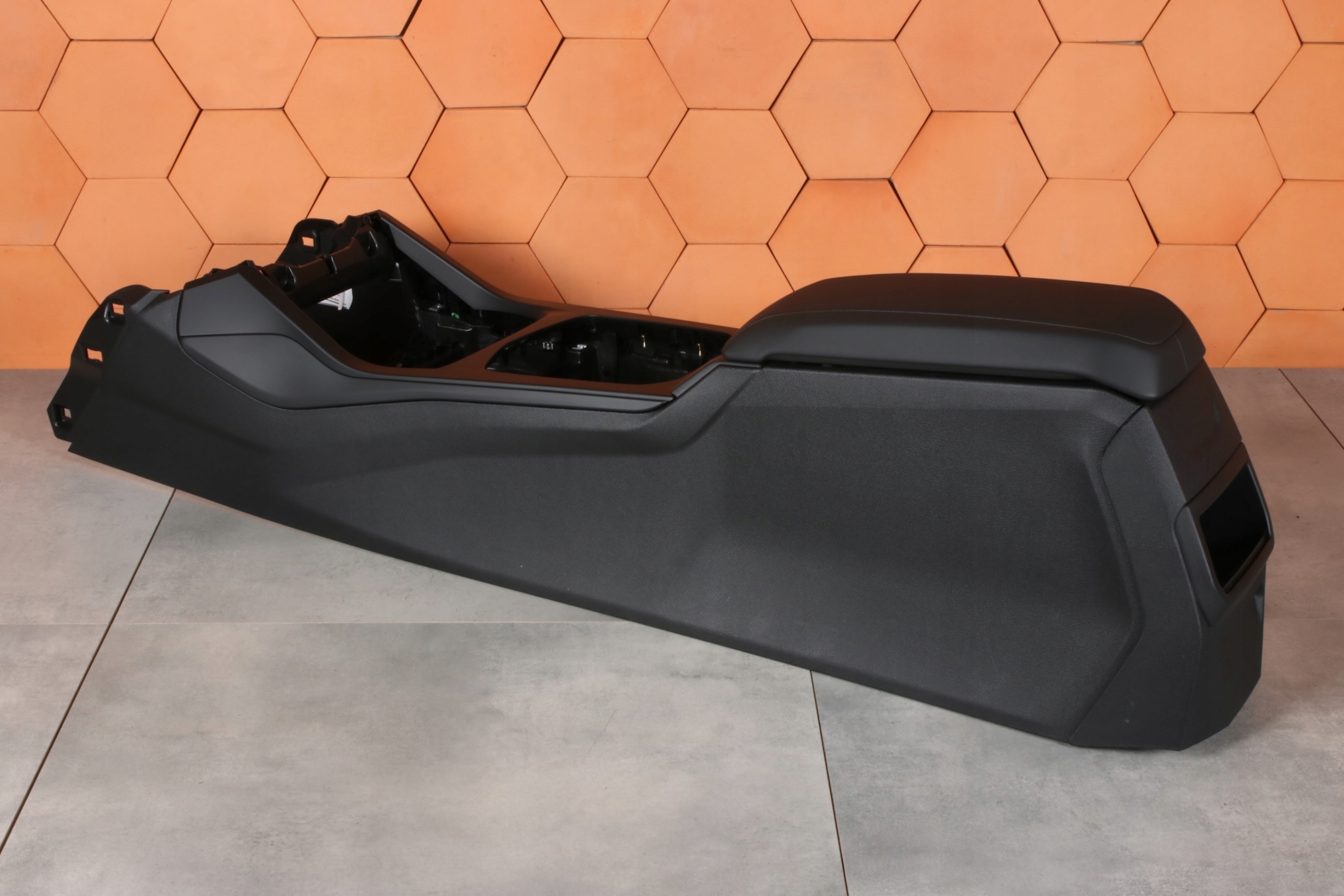 BMW 1' F70 2' F74 TUNEL central armrest black