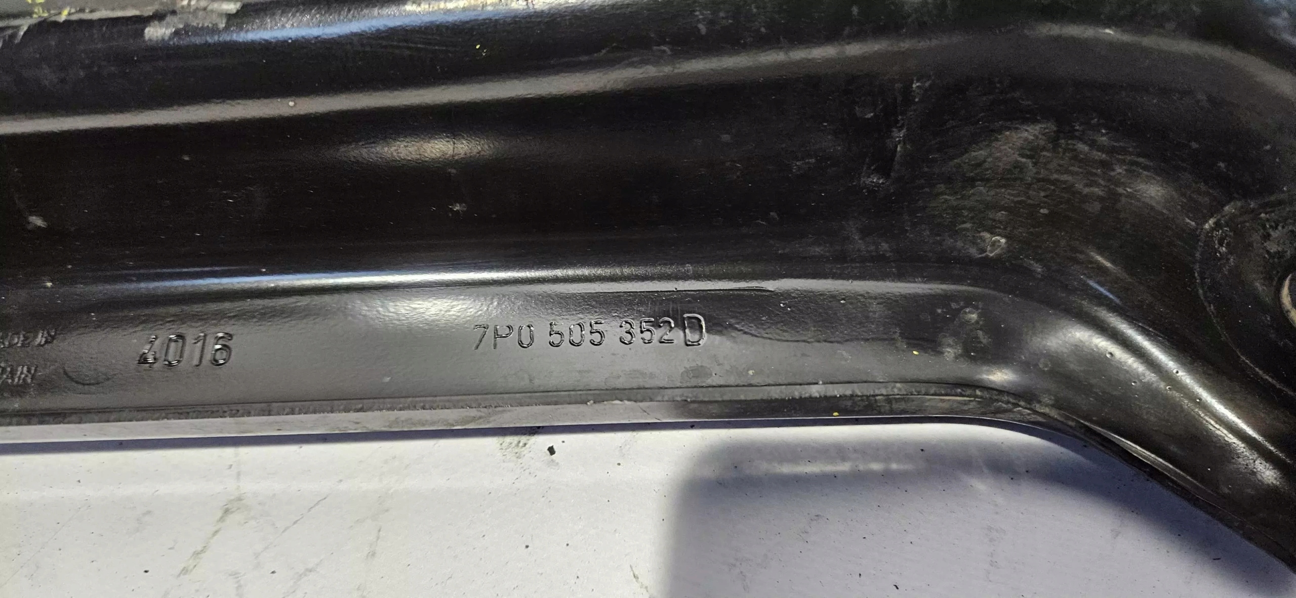 Querlenker rechts heck VW TOUAREG II 2010-18 7P0505352D