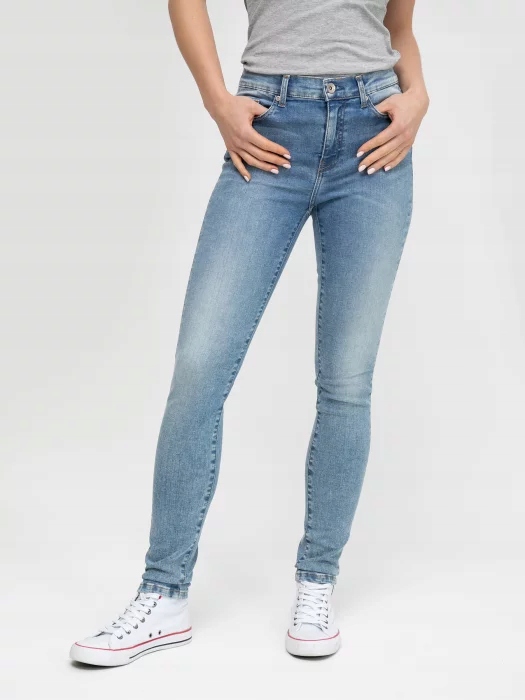 

Big Star Jeansy Damskie Wysokie Adela 240 W32 L34