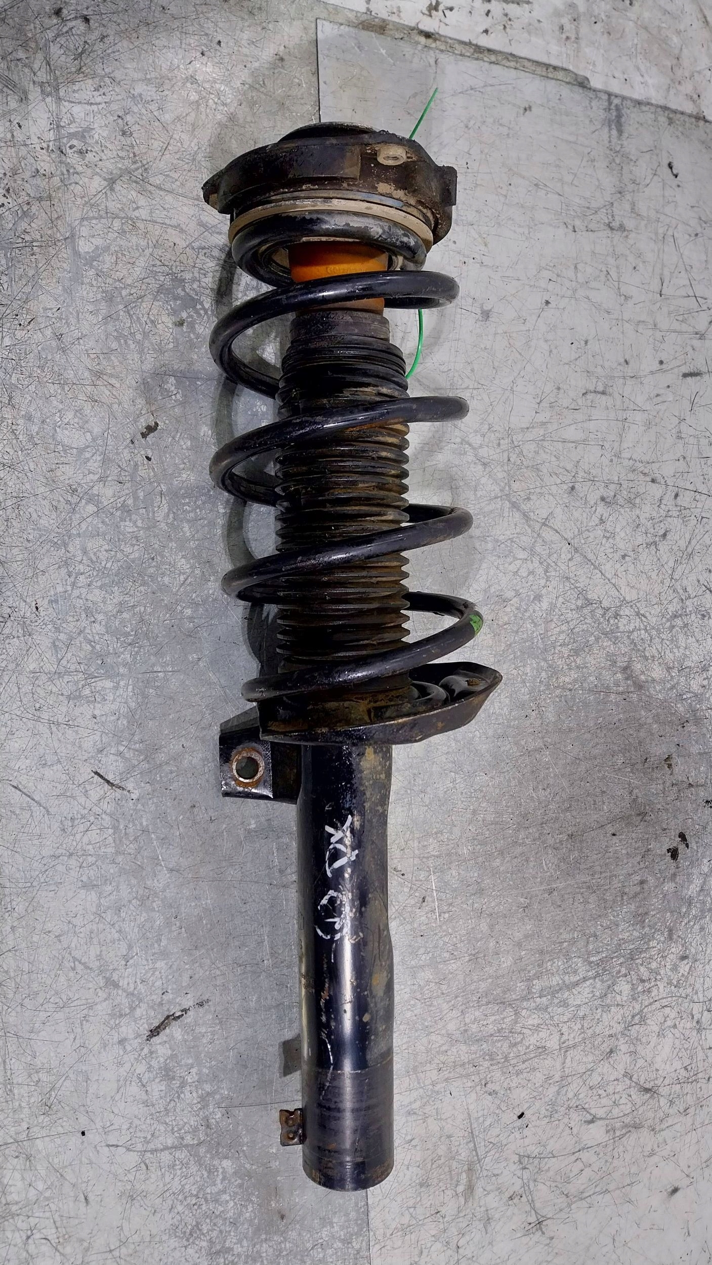 shock absorber right front 1T0413031DC GOLF V LEON II OCTAVIA II AUDI A3 8P
