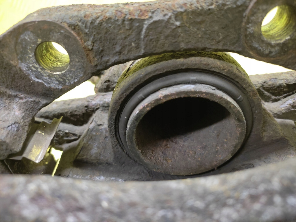 PEUGEOT PARTNER 1.4 caliper brake left front