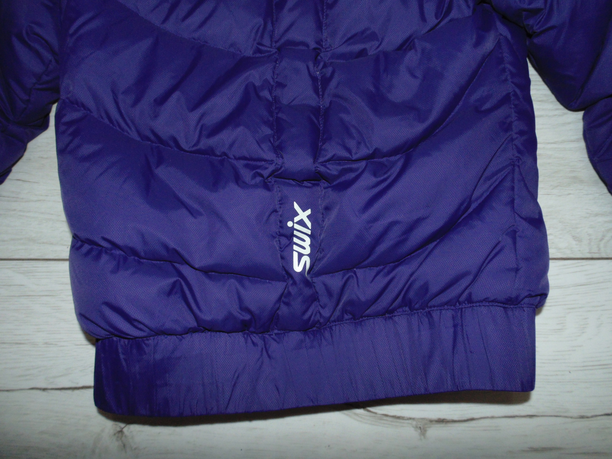 SWIX KURTKA DAMSKA PUCHOWA r. XS S Wzór dominujący logo