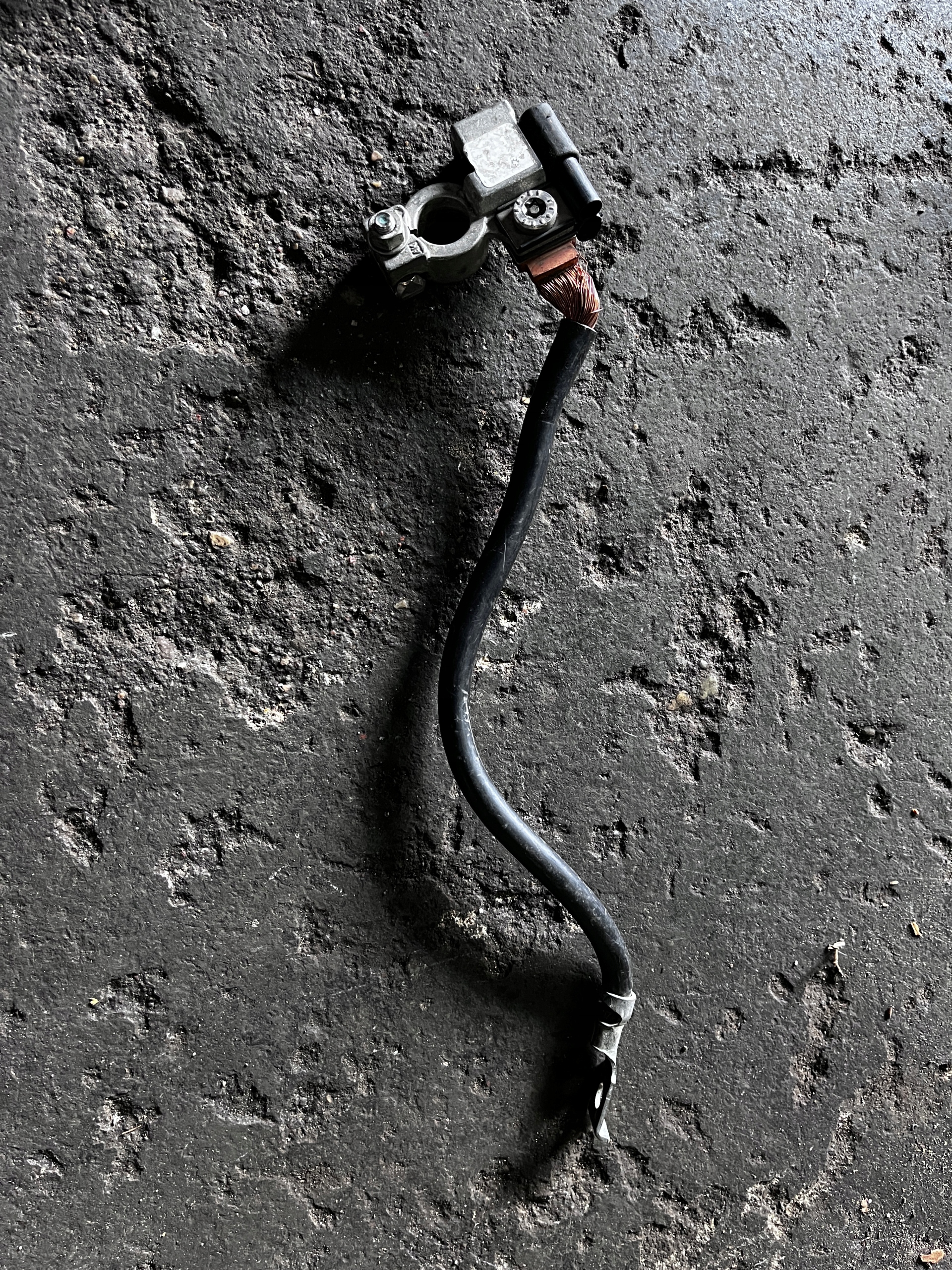 65 BMW E60 E61 KLEMA MINUSOWA IBS 7570031