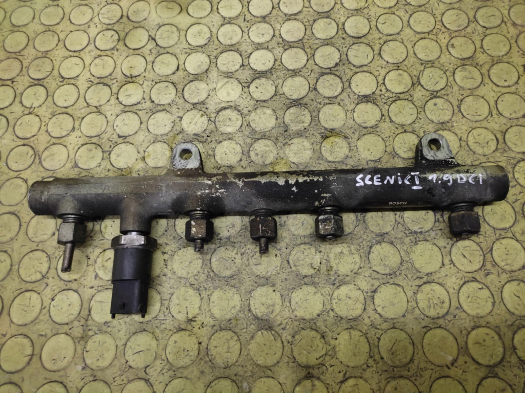 RENAULT SCENIC et 1.9 DCI Rampe injection 0445214015
