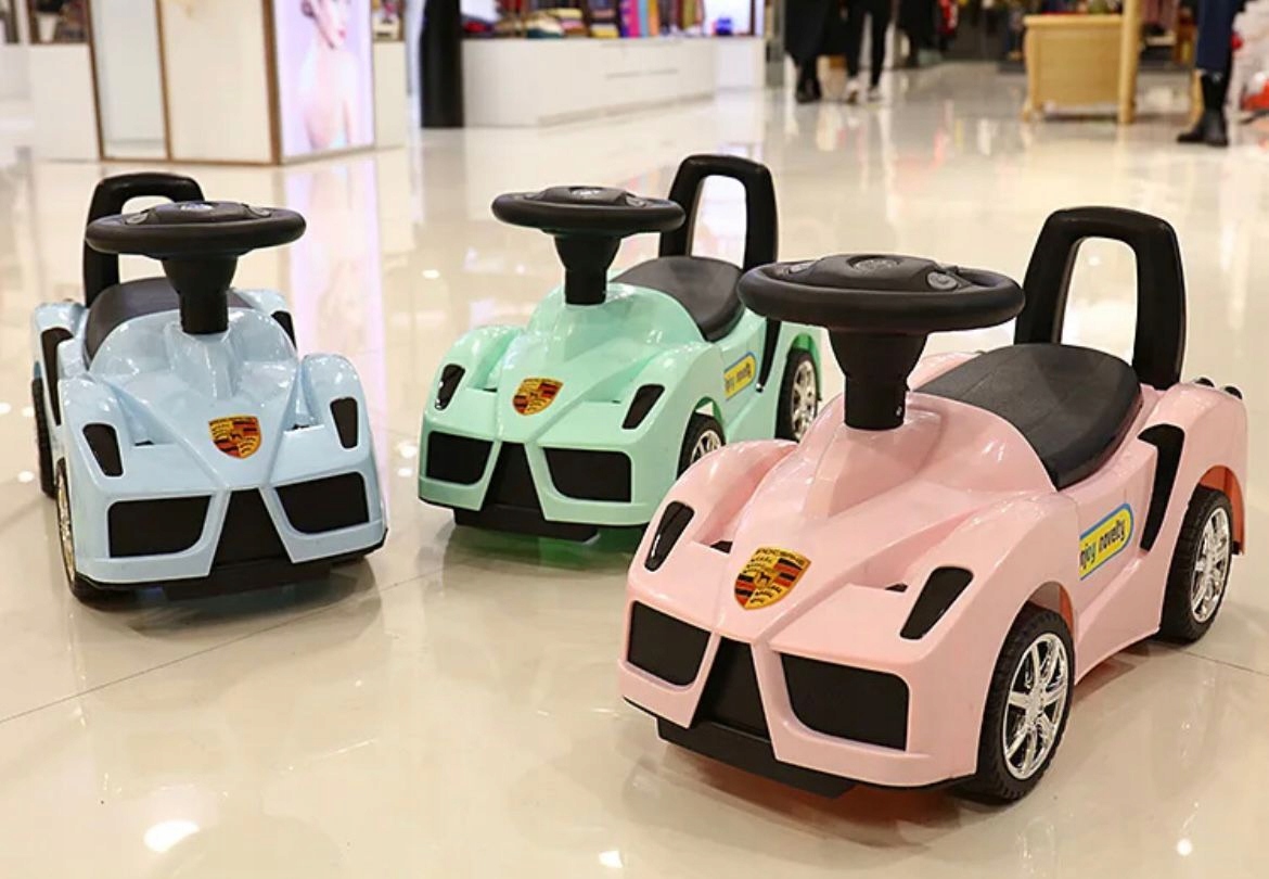 Jeździk autko SuperCar z panelem muzycznym