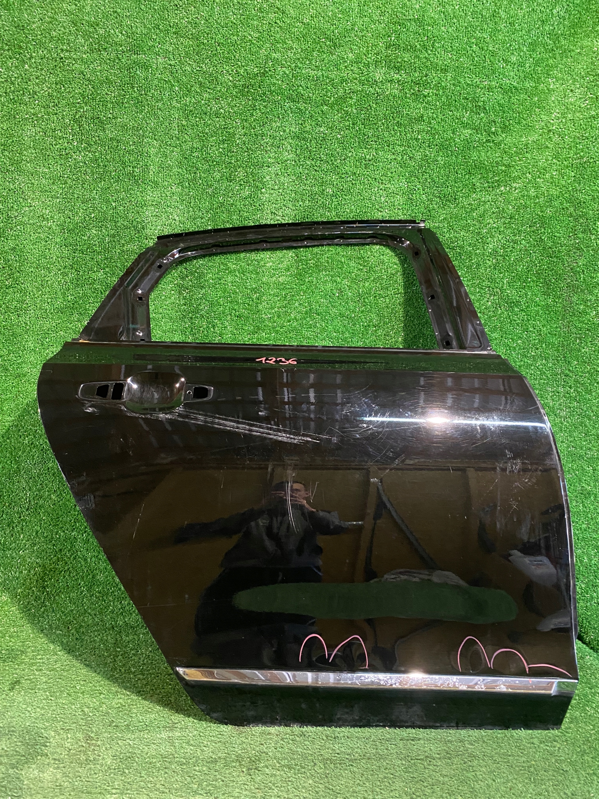 door right rear. VOLVO V90 II 16