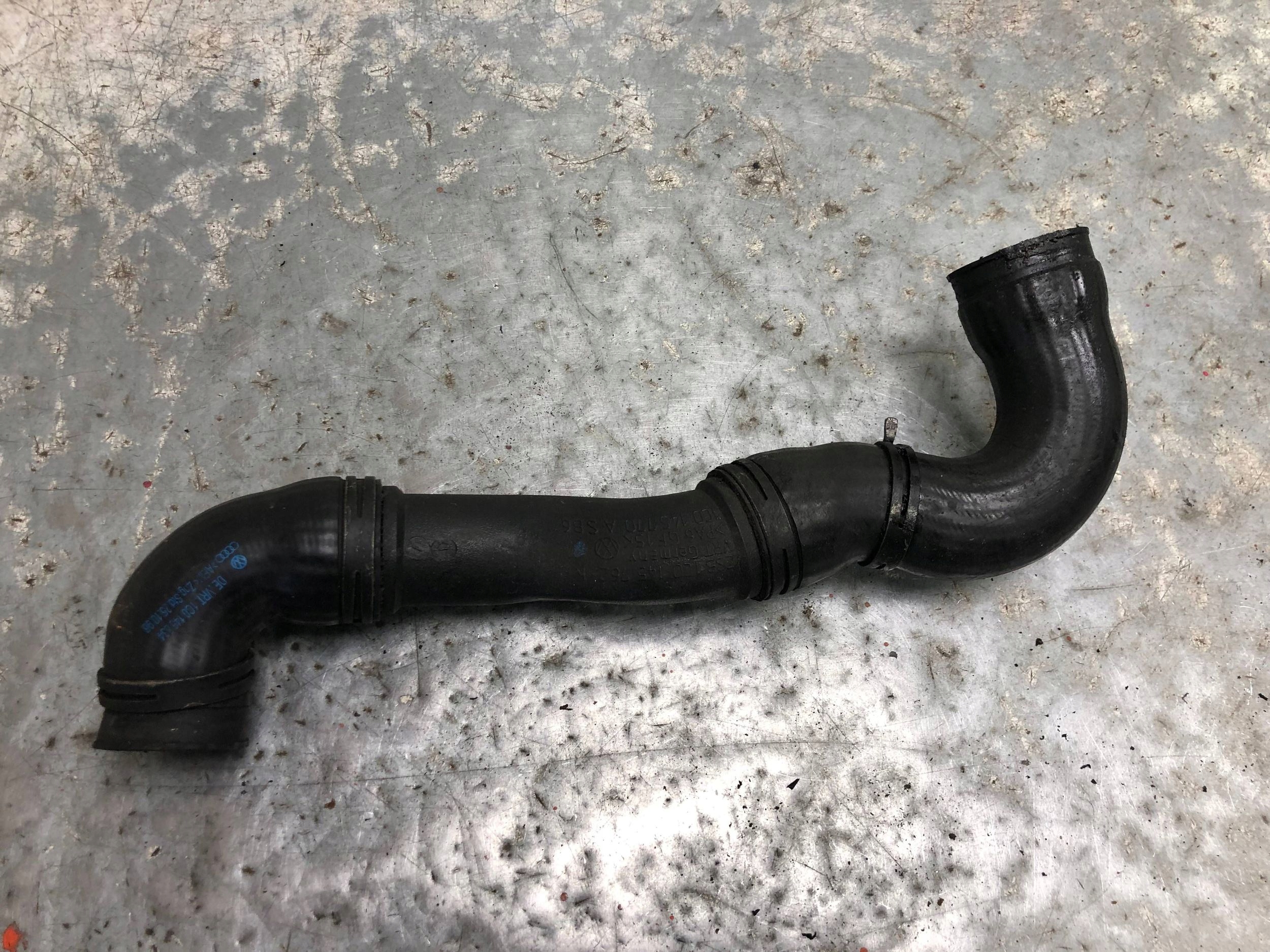cijev prijenos interkulera VW NEW BEETLE 1C0145770AS 1C0145834