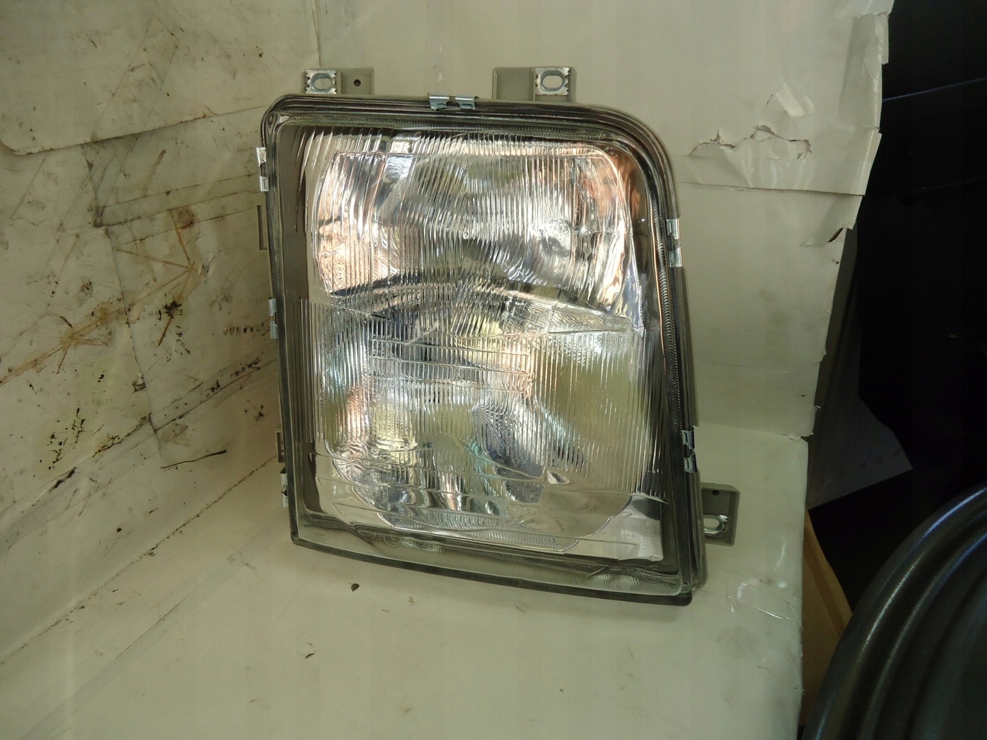 LAMPA PRZEDNIA PRAWA VOLKSWAGEN LT