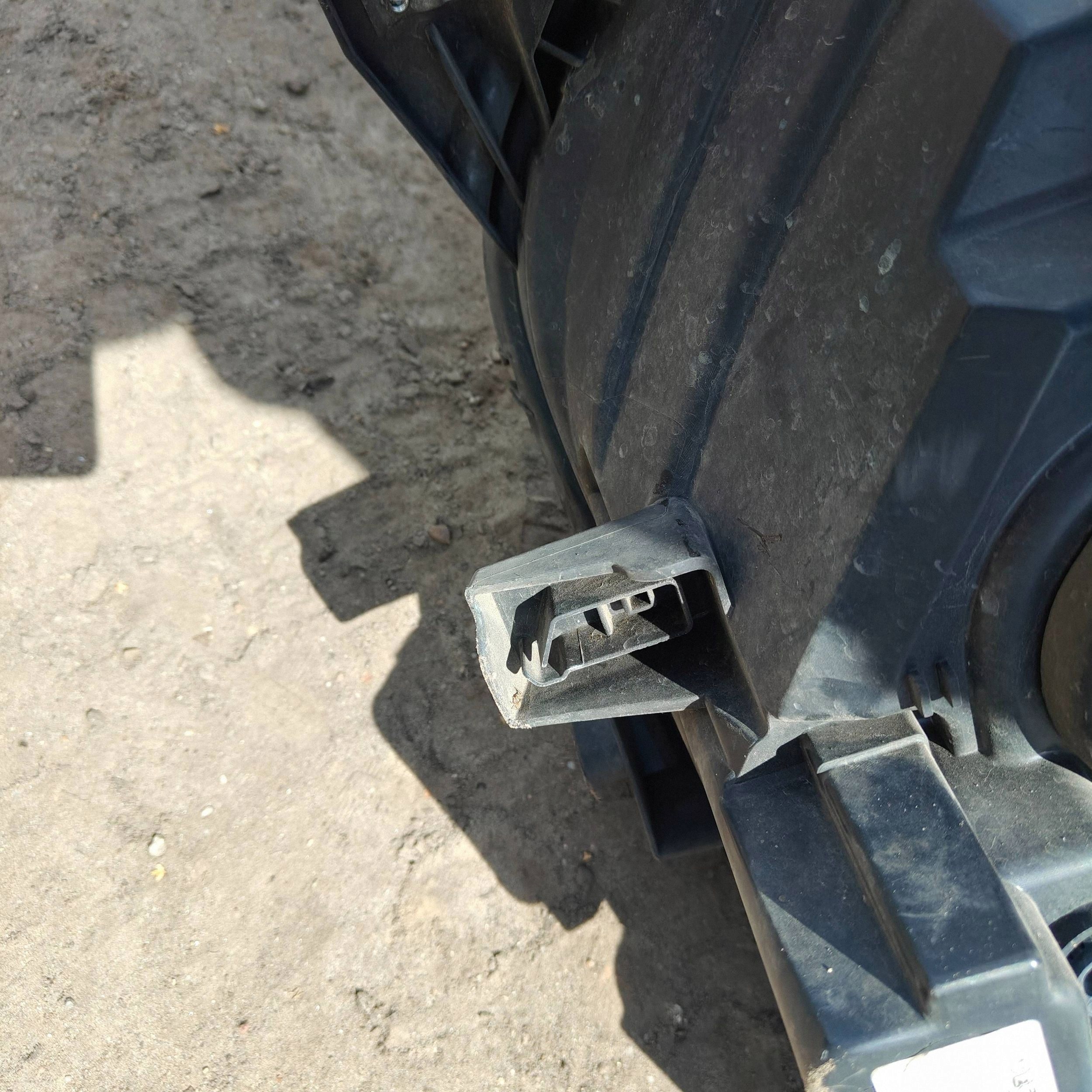 Iveco Daily 5th gen light front right 5801473749