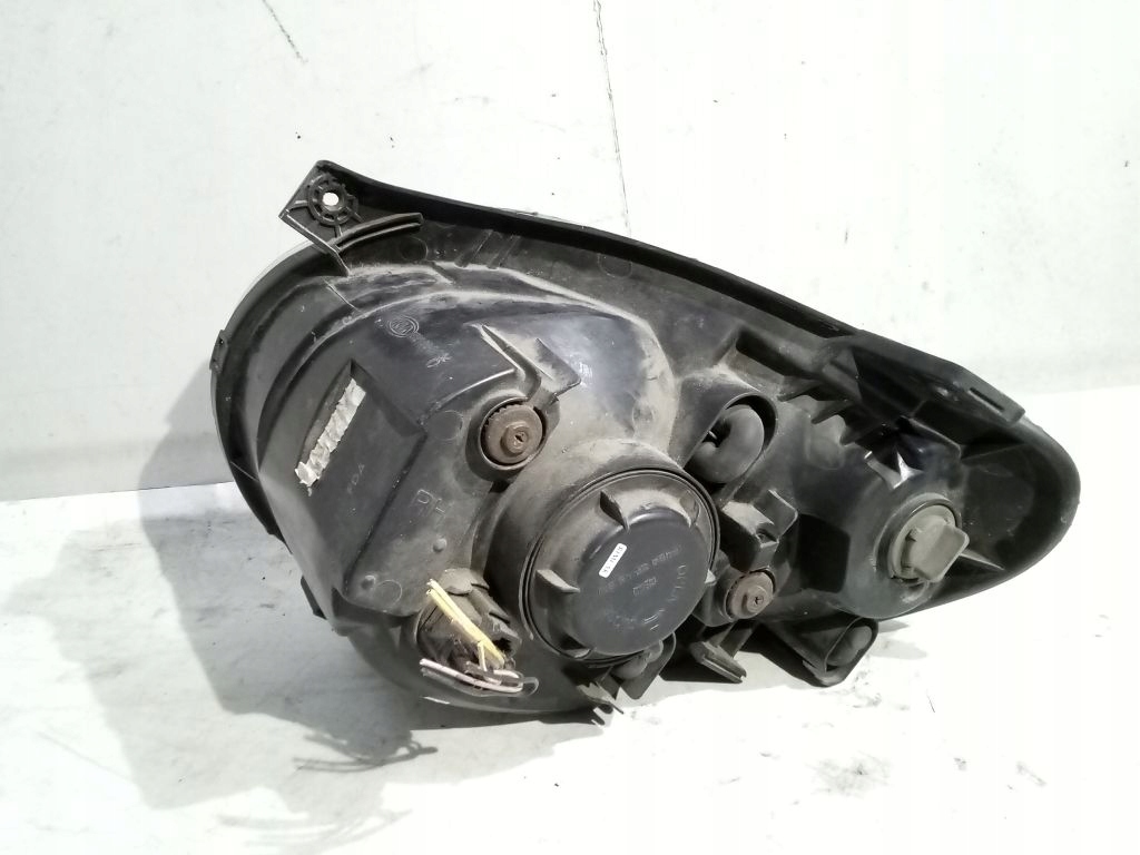 Kia Picanto and lift light right front front