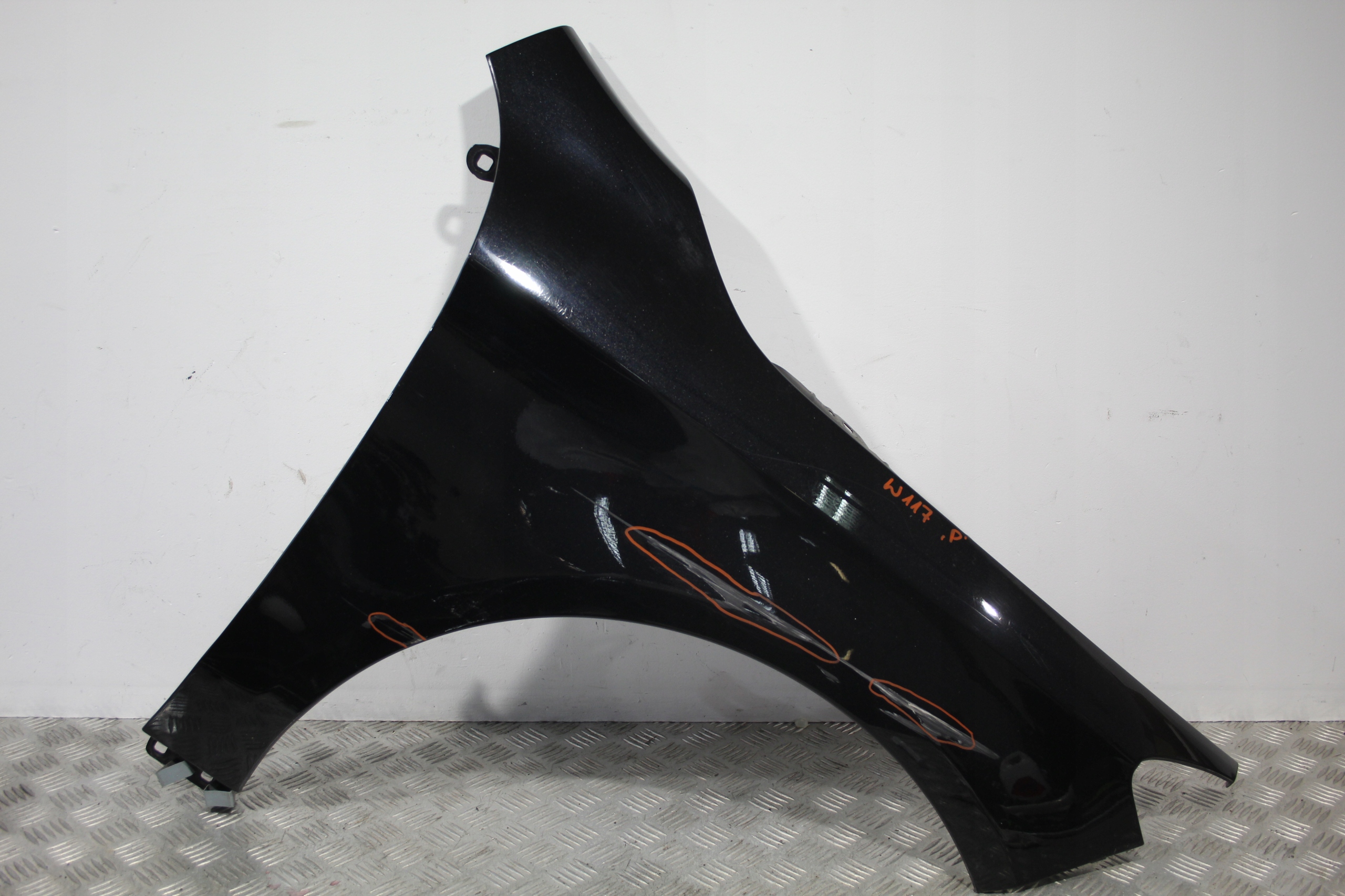 КРЫЛО ПРАВЫЙ ПЕРЕД КЛА W117 РЕСТАЙЛИНГ AMG