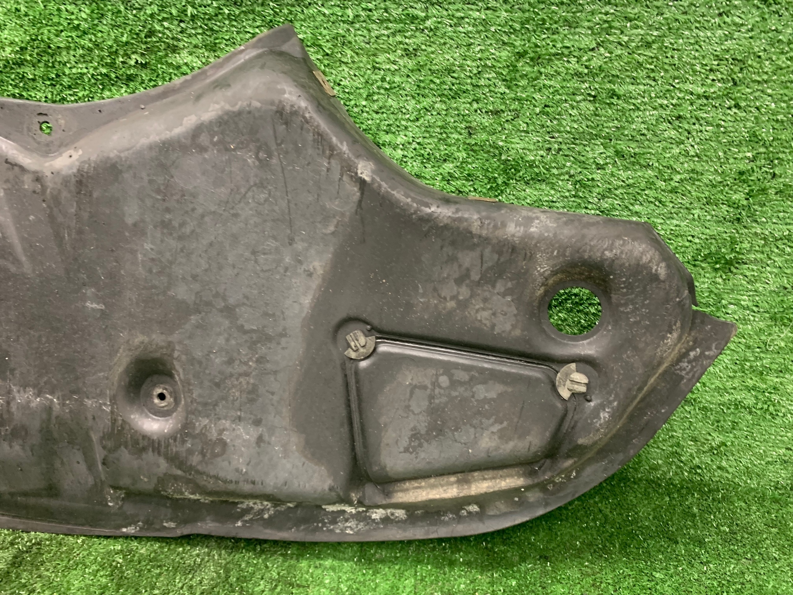 Mercedes E klasa W211 cover below bumper front A2115203023
