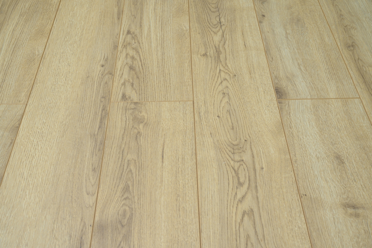 PANELE PODŁOGOWE KRONOTEX AMAZONE AC5 10MM V4-FUGA