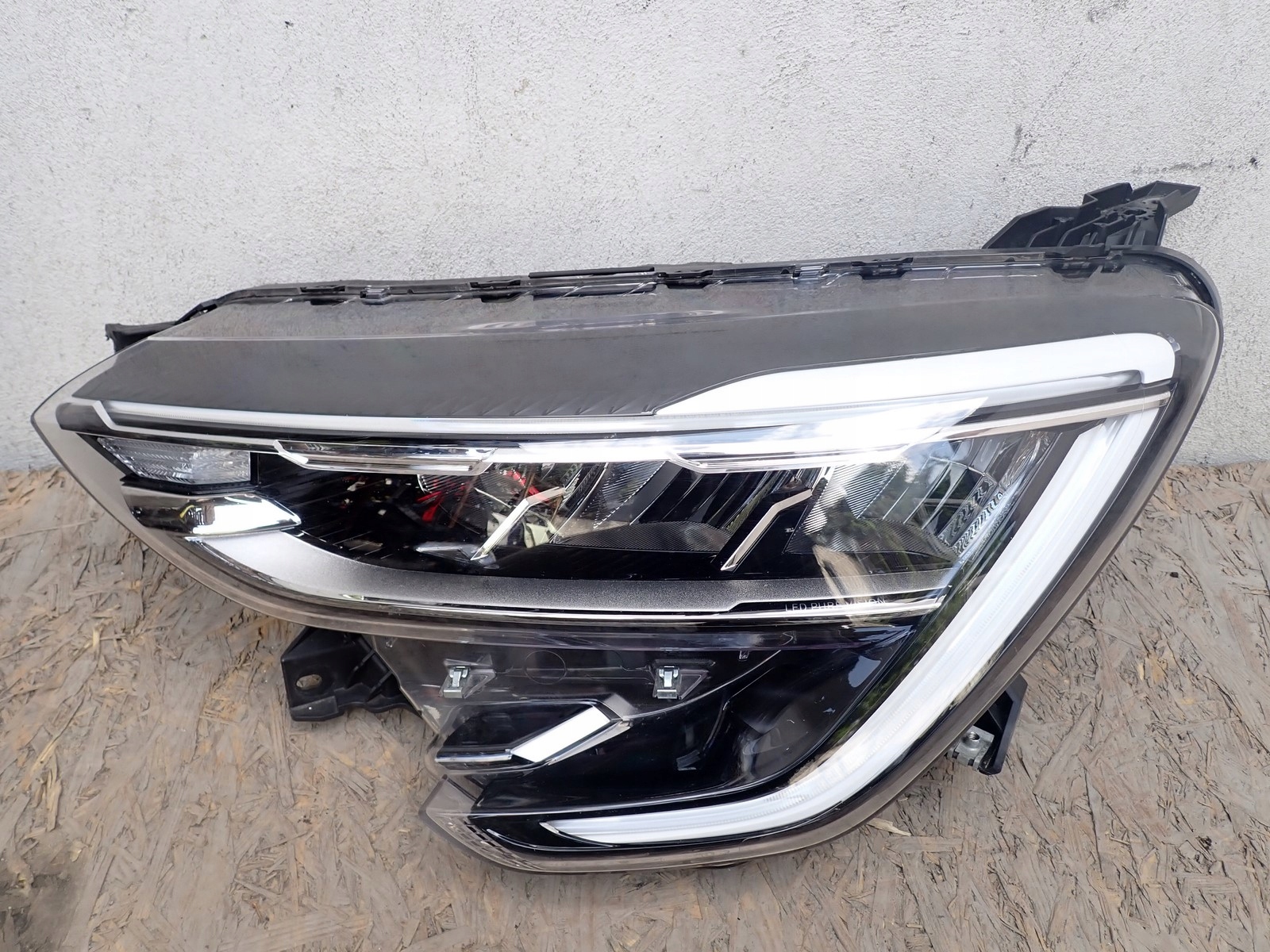 фара левая full led renault ARKANA 2020- 260603632R