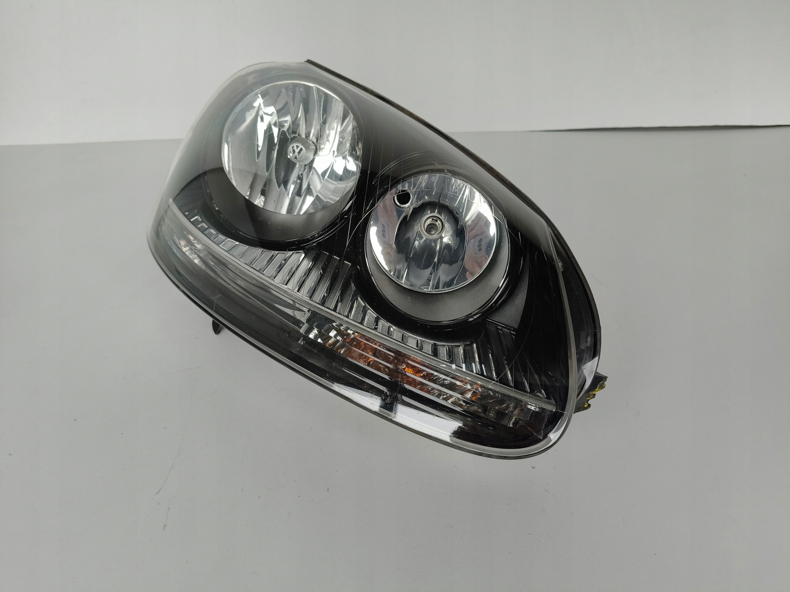 light right REFLEKTOR VW GOLF V 5 1K 1K0 03-08 CIEMNA