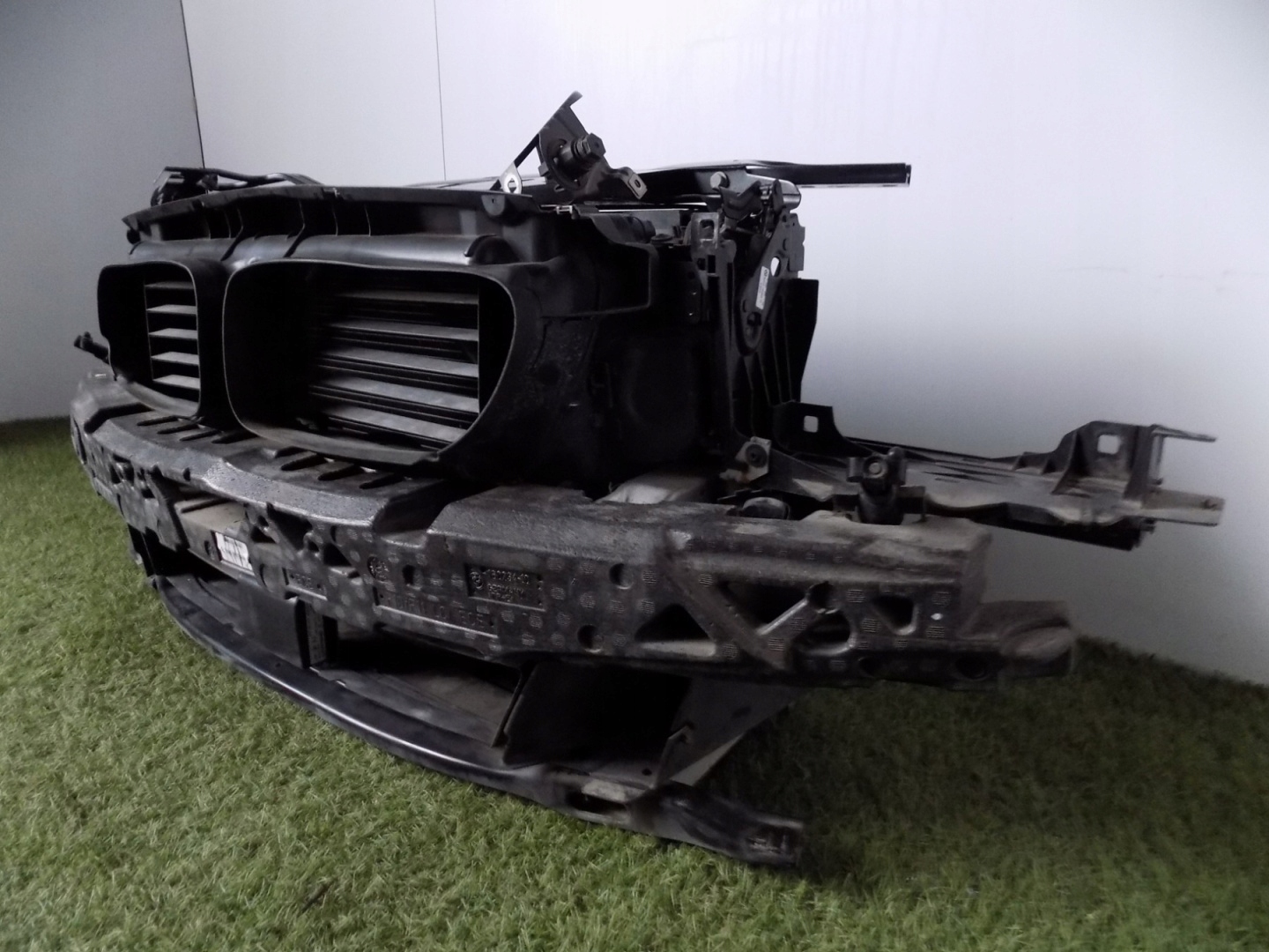 BMW 5 F10 LCI Pas Przedni / Zestaw Chłodnic 12575 Typ samochodu Samochody osobowe