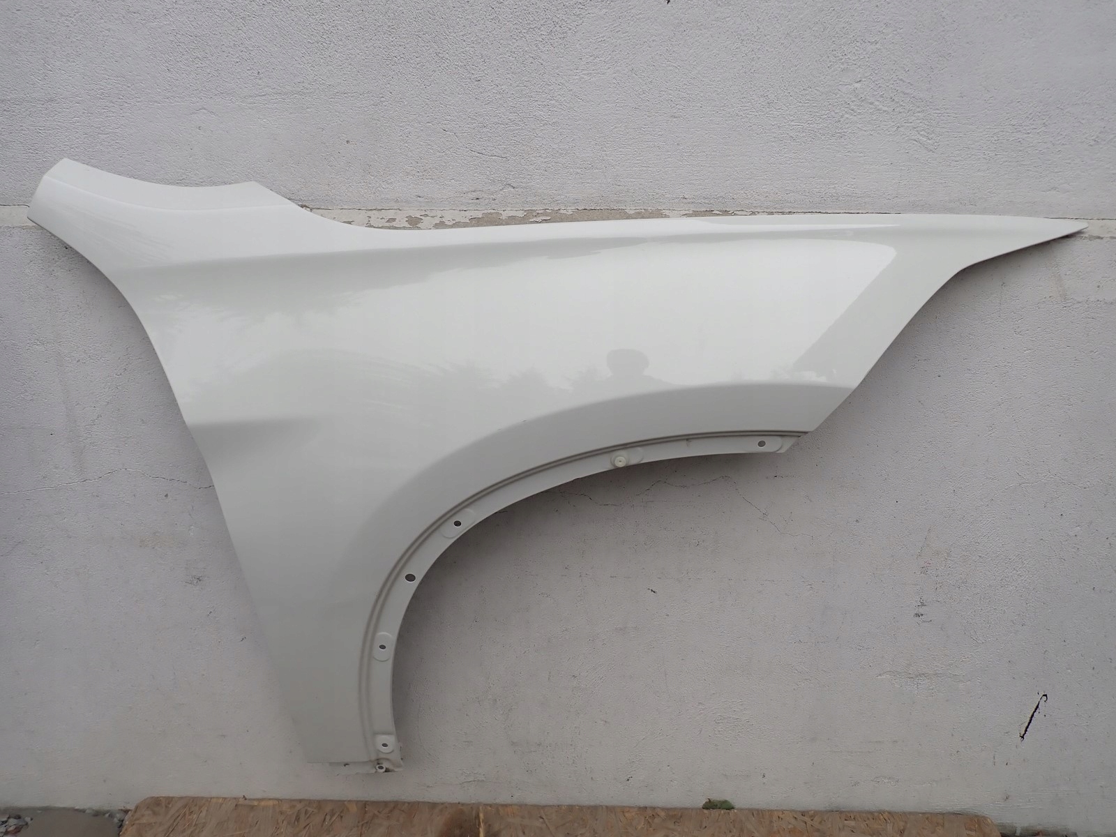 fender right front front BMW X1 F48 2015