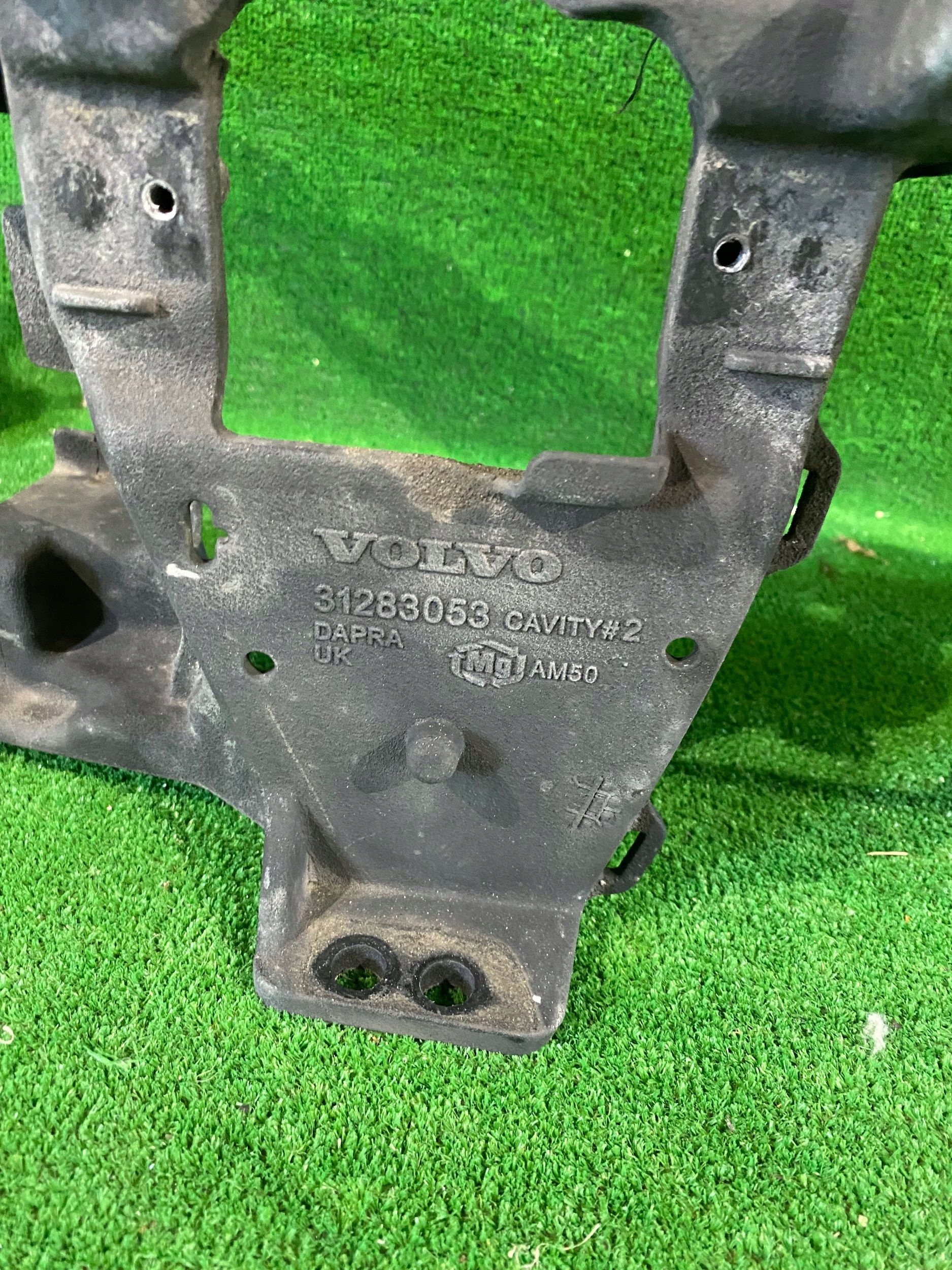 support panel for radiators VOLVO S60 V60 10- nr.001