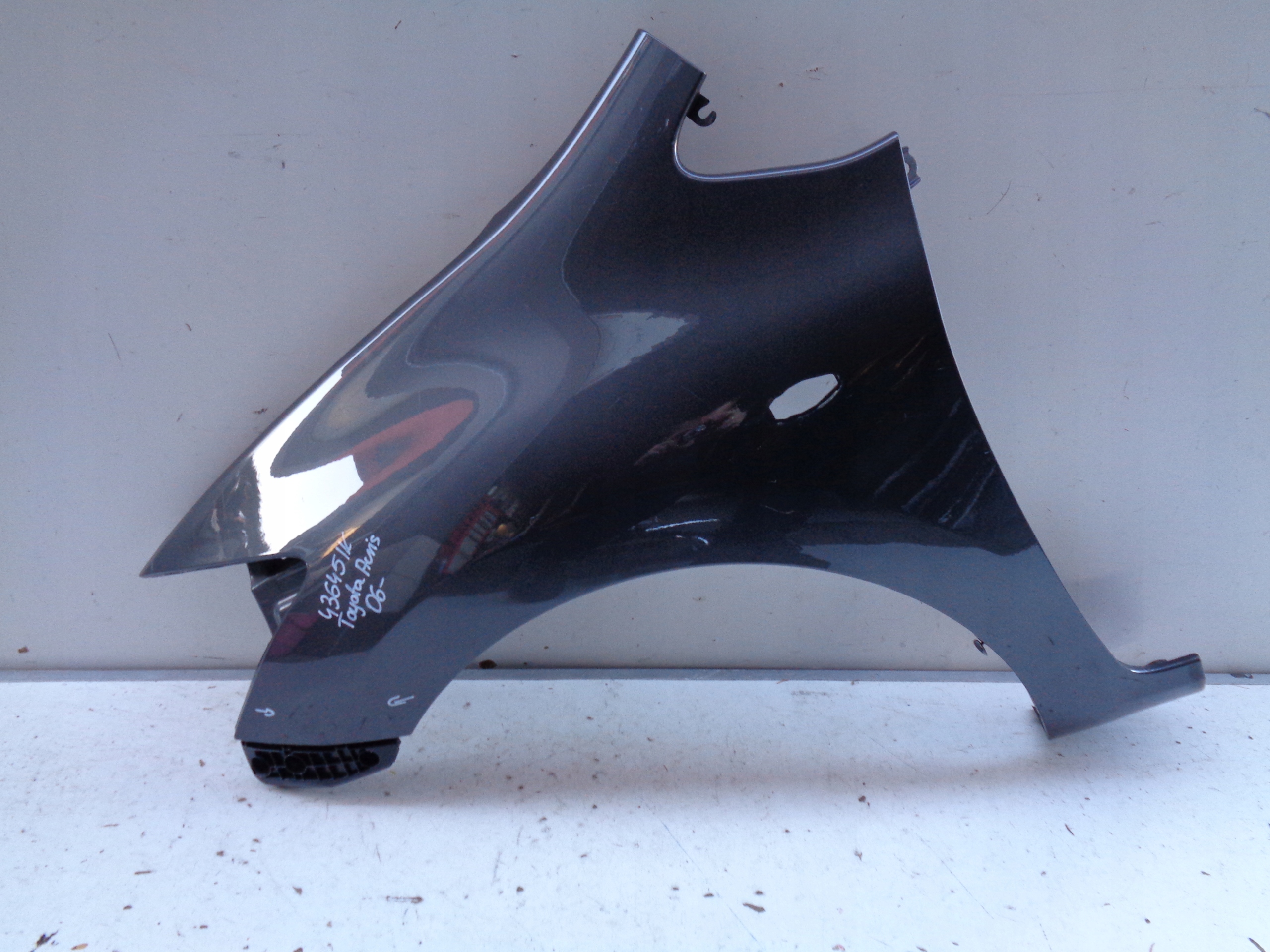 fender left front TOYOTA AURIS 06- NR 43645