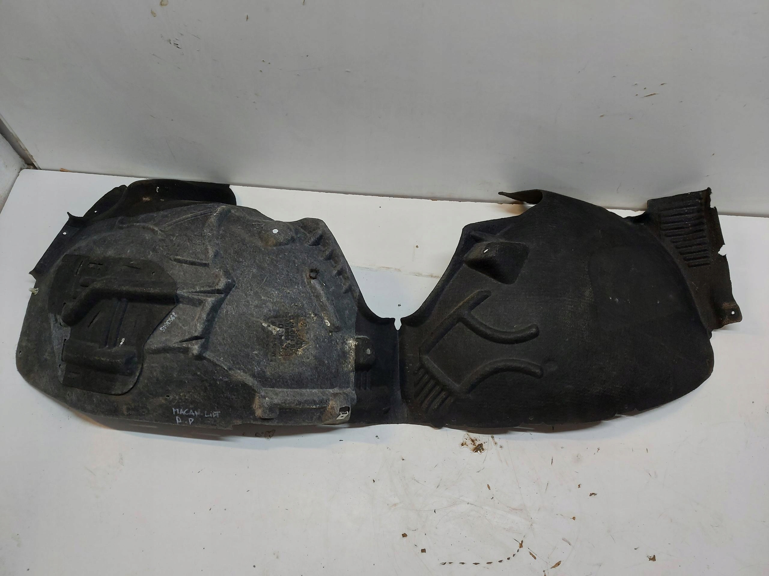 Porsche Macan Turbo II LIFT 2020r mudguard left front front 95b809961