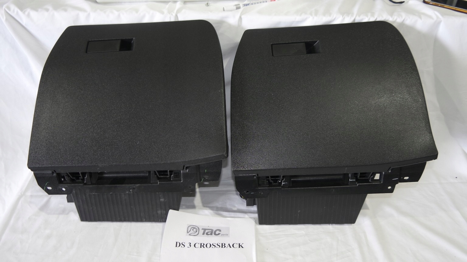 бардачок пассажира DS3 европа