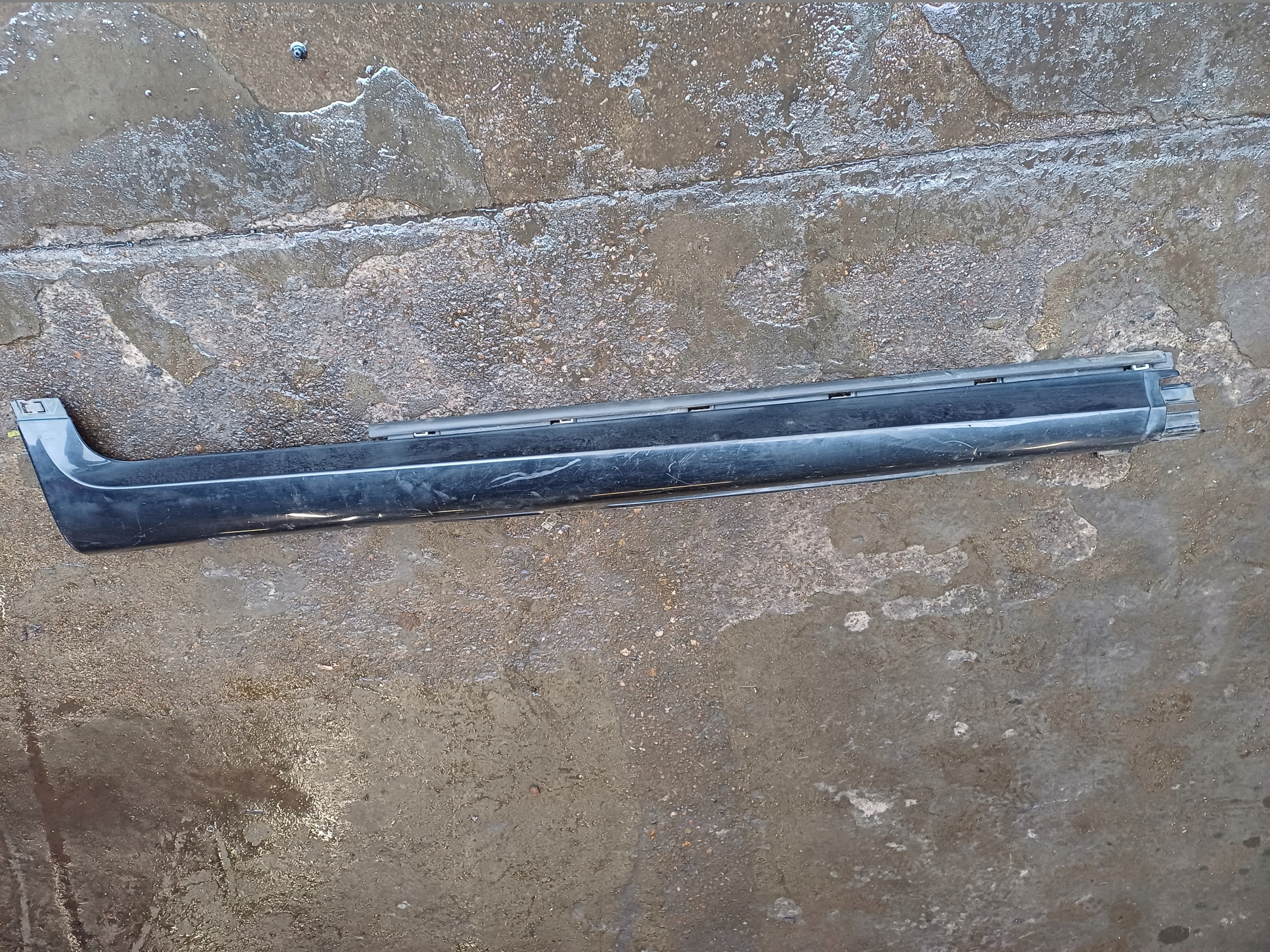 VOLVO C30 R-DESIGN LISTWA PROGOWA PRAWA 30779139