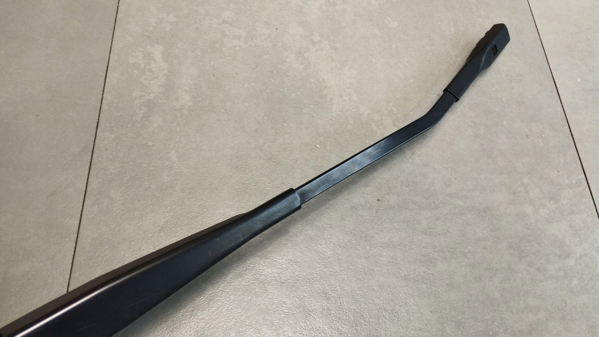 Audi Q3 F3 83a wiper arm left 83B955407A