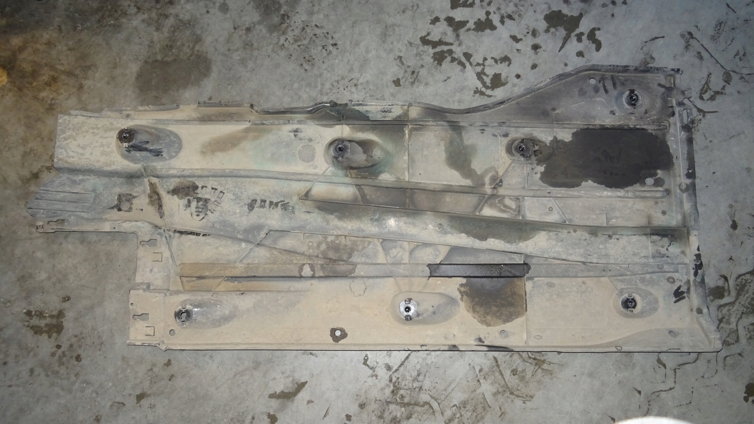 VW GOLF VII abdeckung Blende Abdeckung Unterfahrschutz links 5Q0825201AE