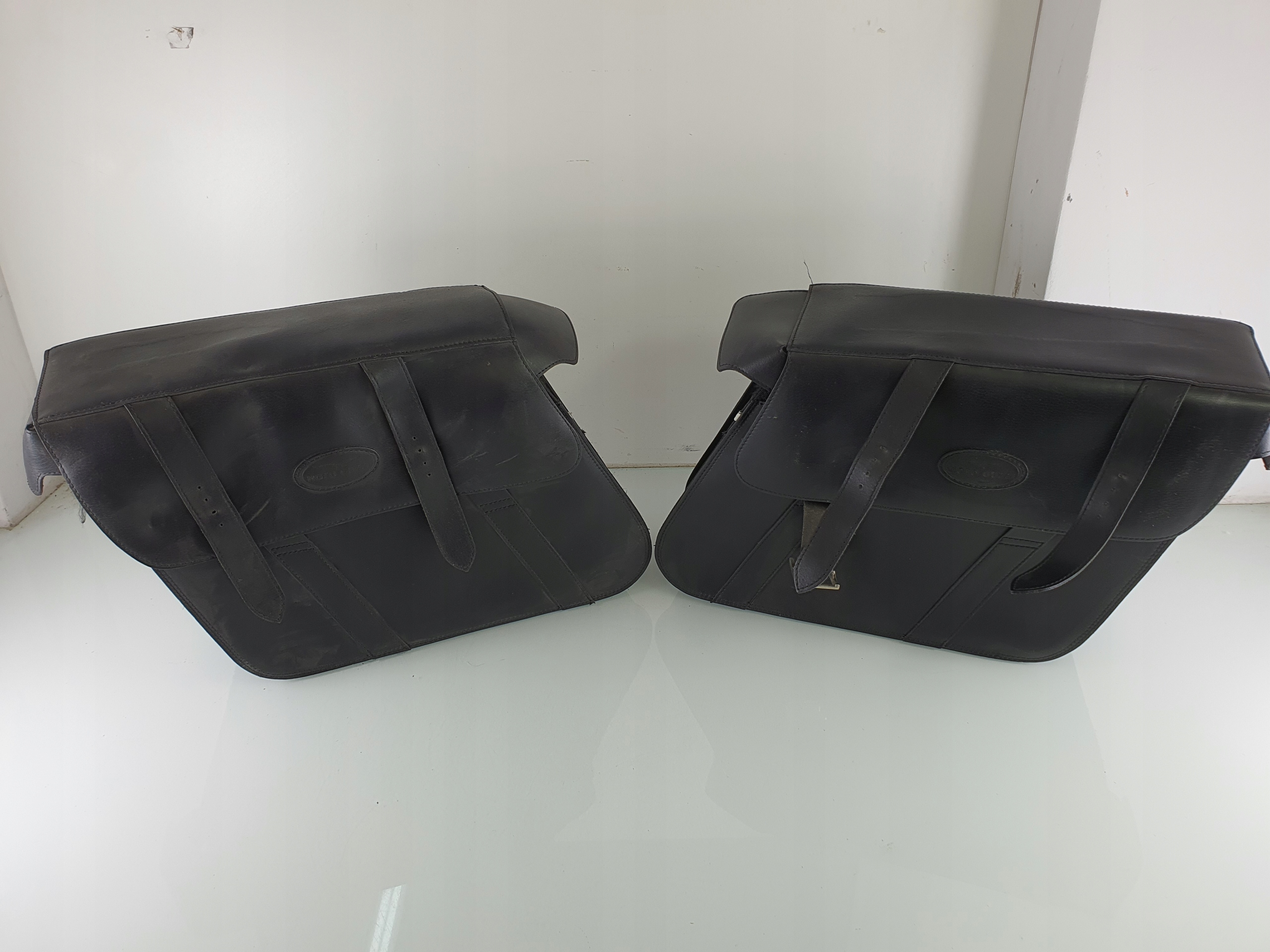 D155 MOTO GUZZI бічні кошики повний комплект