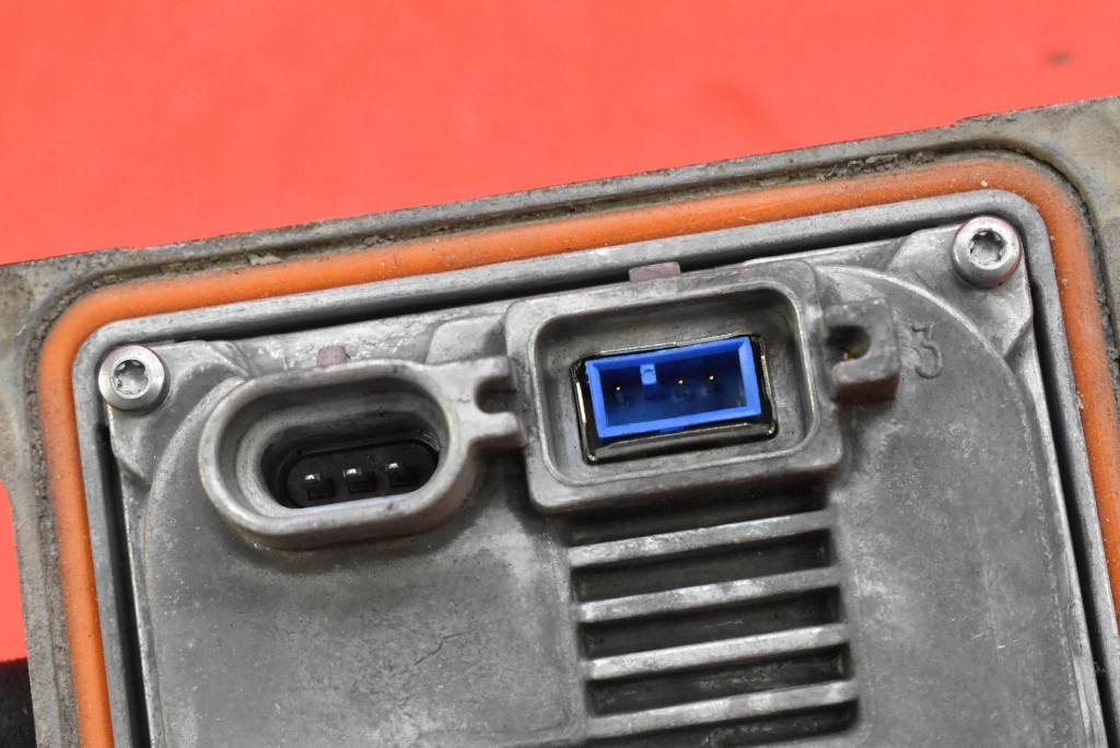 control unit XENON KSENON left A70525700DG TESLA MODEL S LIFT 16-21