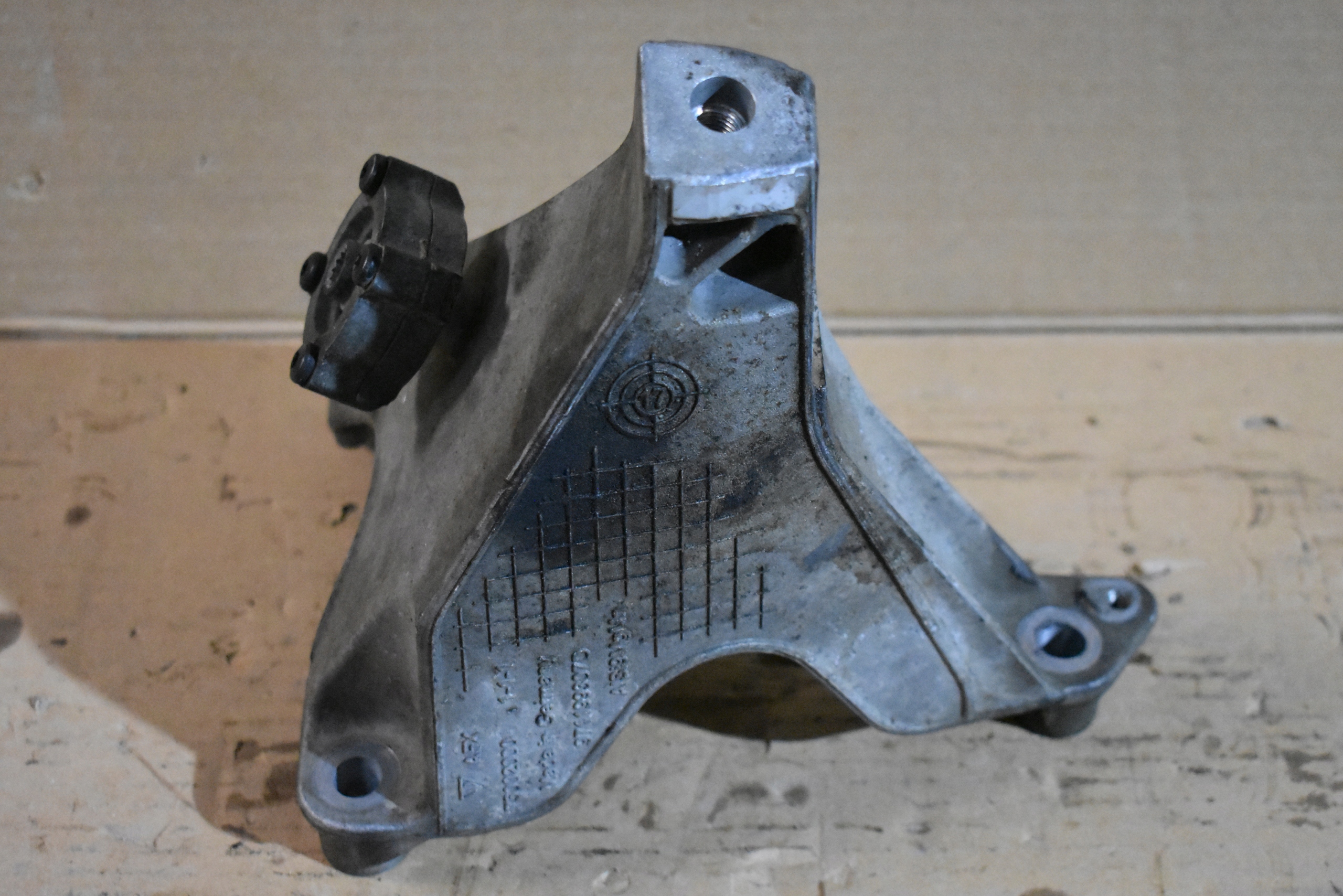 IDEALNA engine supporting mount PORSCHE PANAMERA 971 1 9