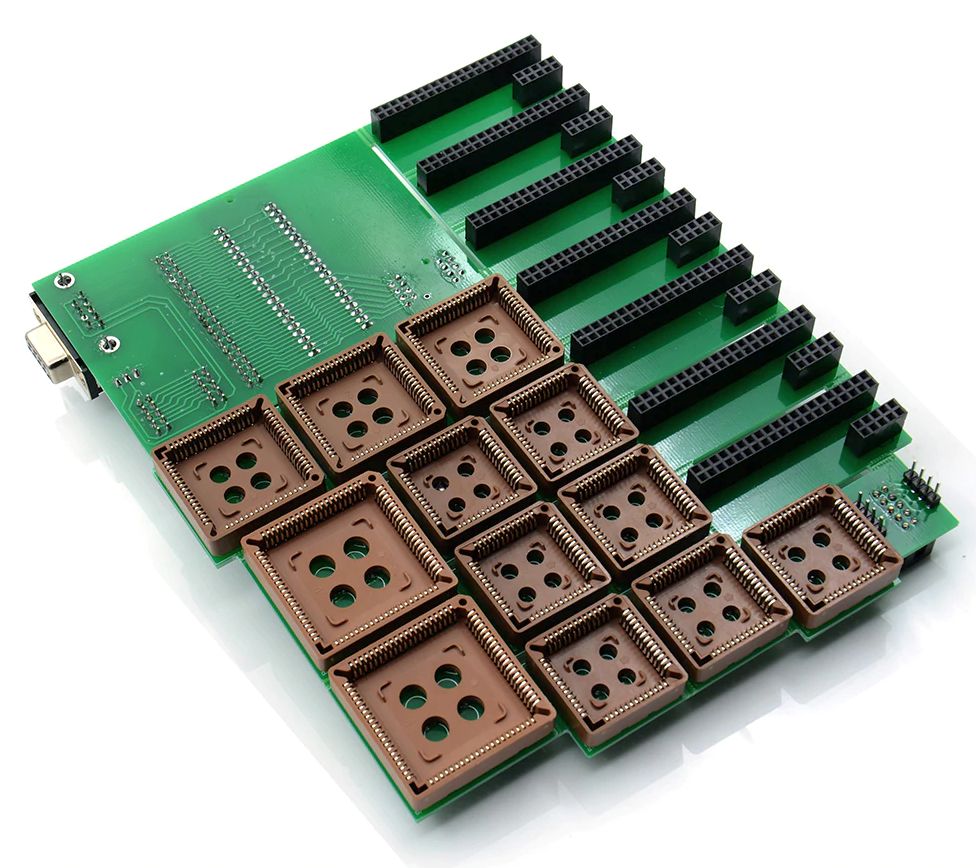 Zestaw 26 adapterów TMS NEC HC912 Motorola UPA USB Marka inna