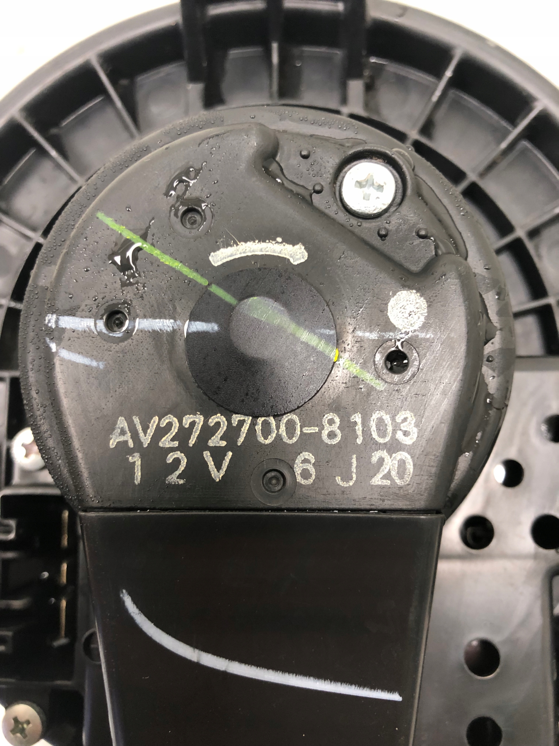 DMUCHAWA Lüfter TOYOTA AVENSIS AV272700-8103