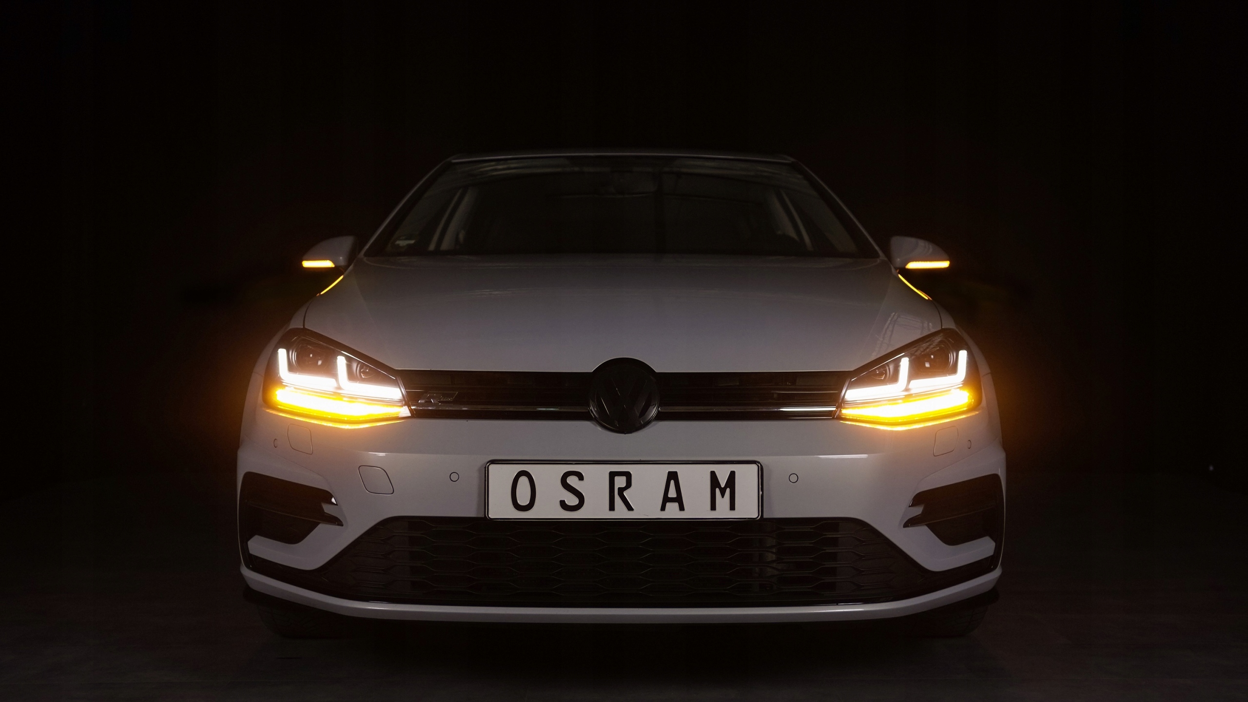 REFLEKTOR OSRAM VW GOLF 7.5 BLACK LEDHL109-BK FS1 Wersja Europejska