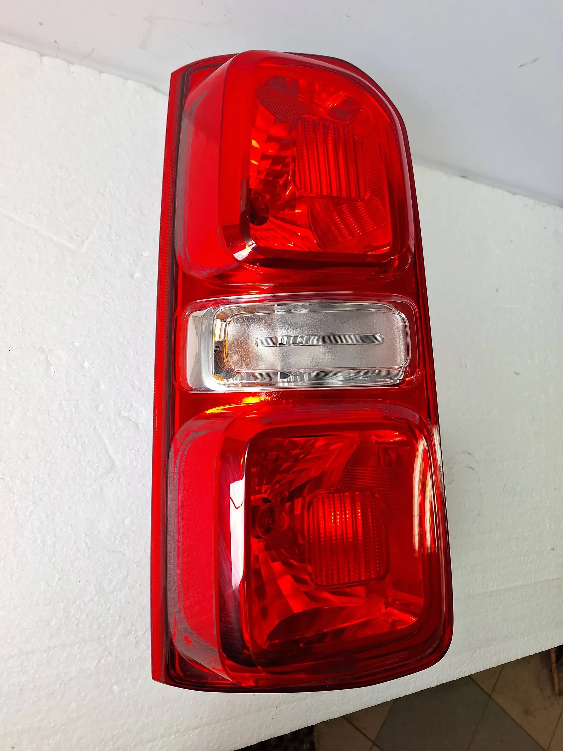 фонарь левый 9808243180 TOYOTA PROACE JUMPY 16-