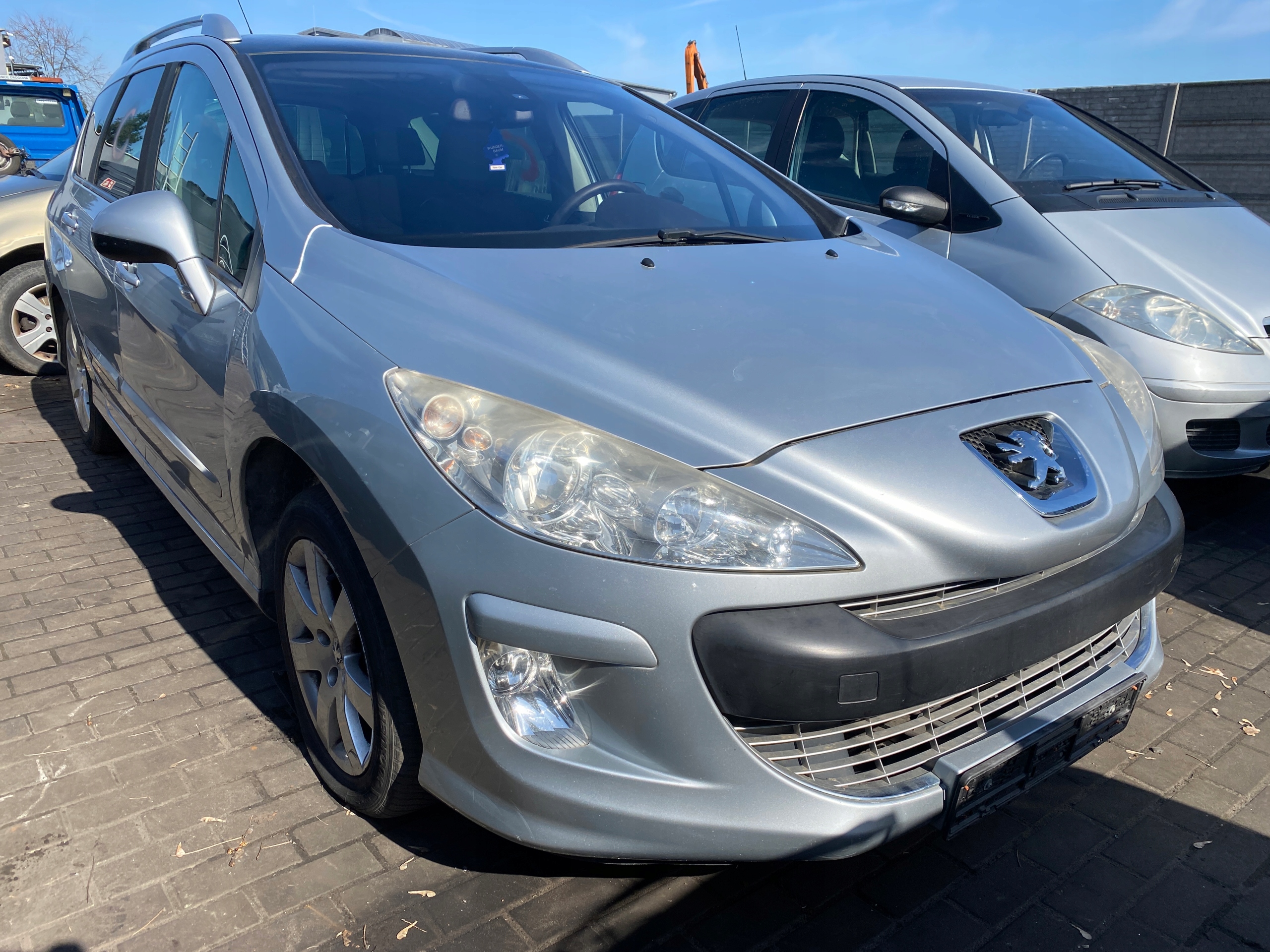 Peugeot 308 SW 07-14 window front iron front