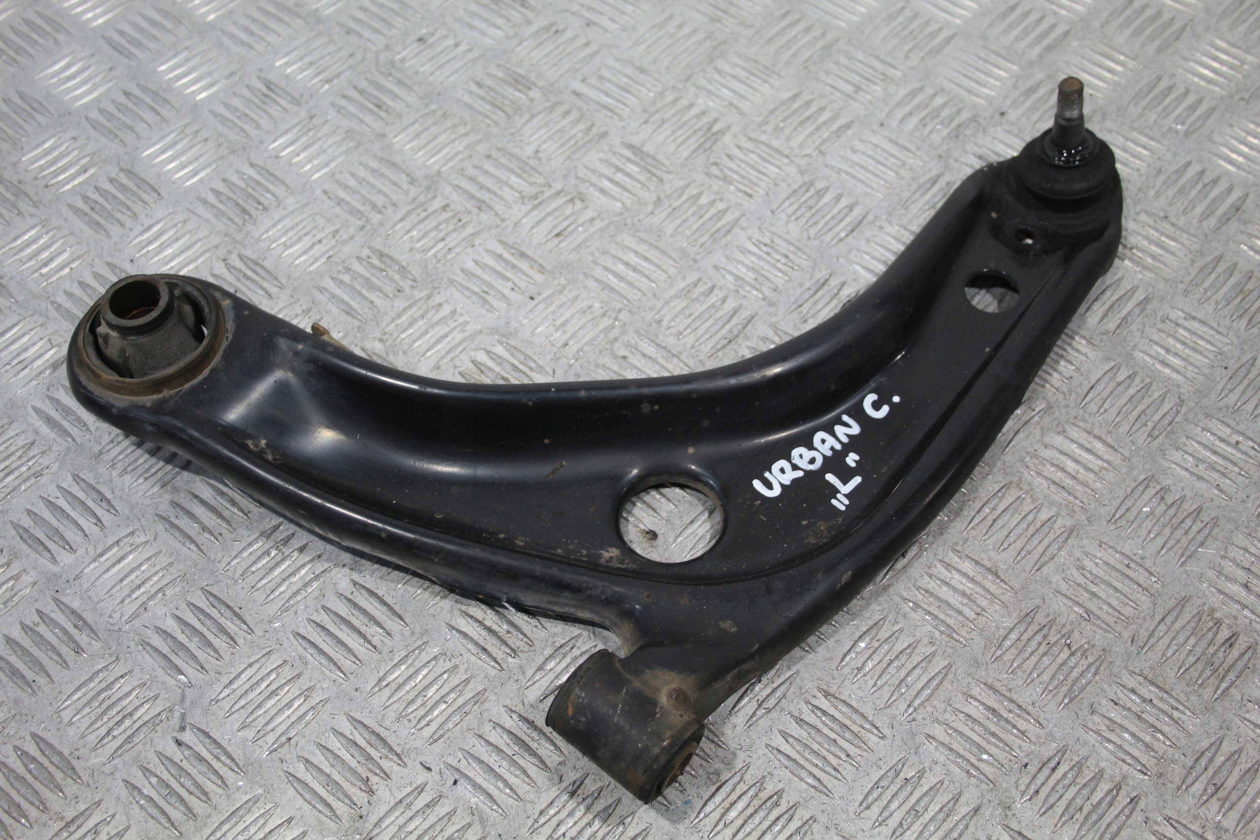 arm left front TOYOTA URBAN CRUISER