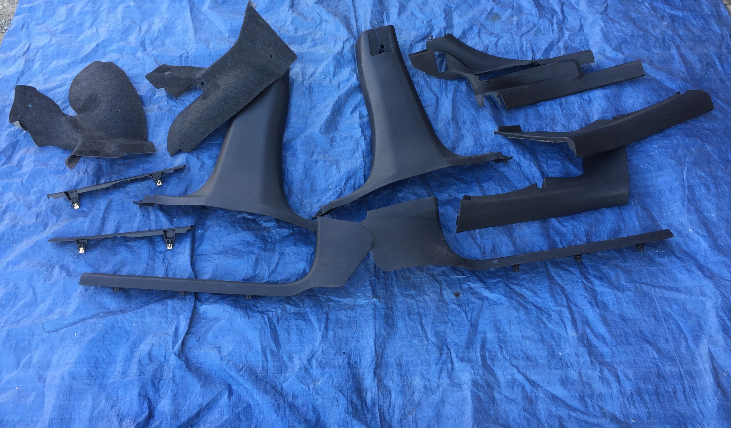 DODGE CHARGER 07 08 ПЛАСТИК ДЛЯ СТОЙКИ ПОРОГА