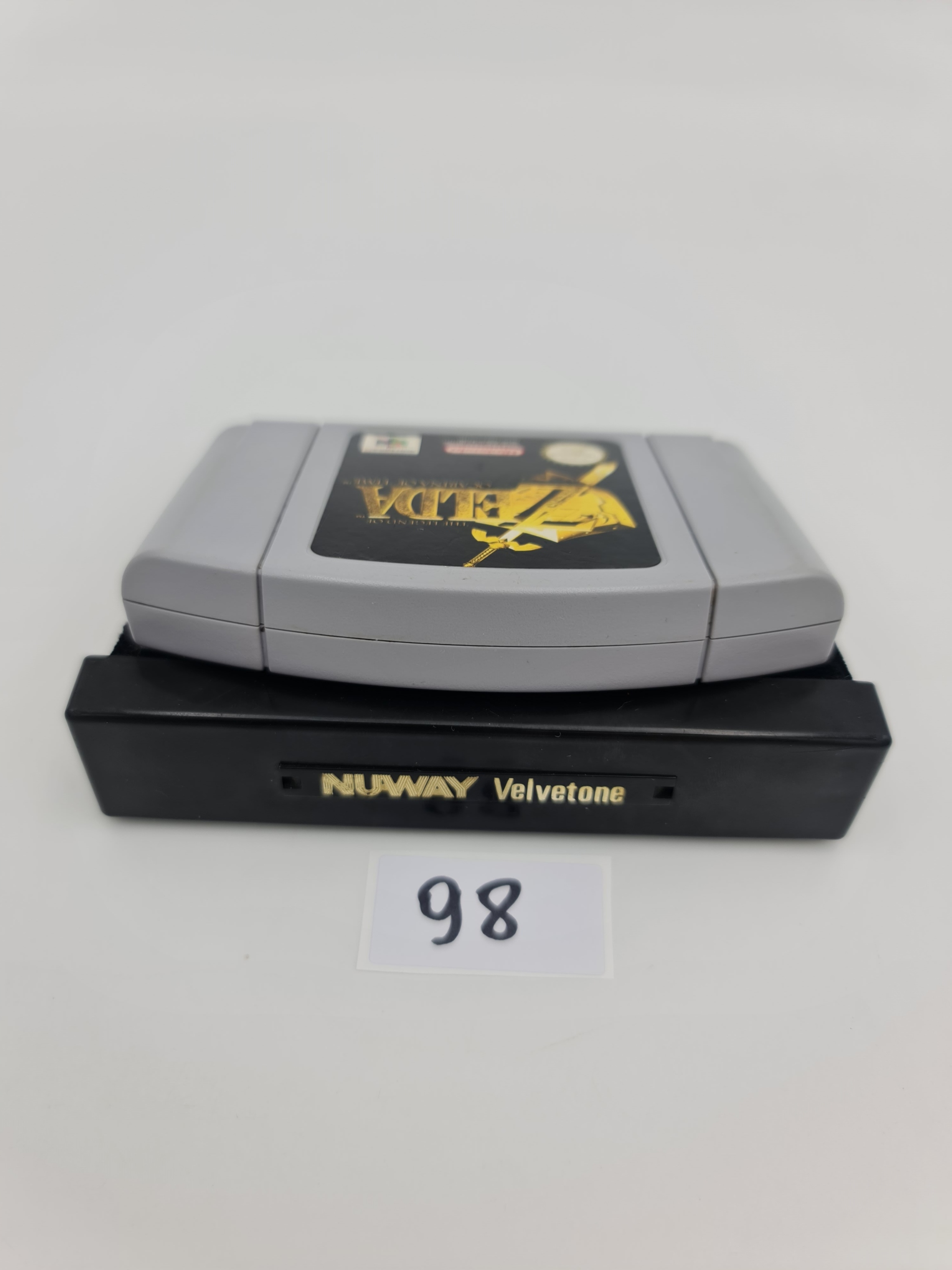 NINTENDO 64 THE LEGEND OF ZELDA OCARINA OF TIME EAN (GTIN) 0045496870041