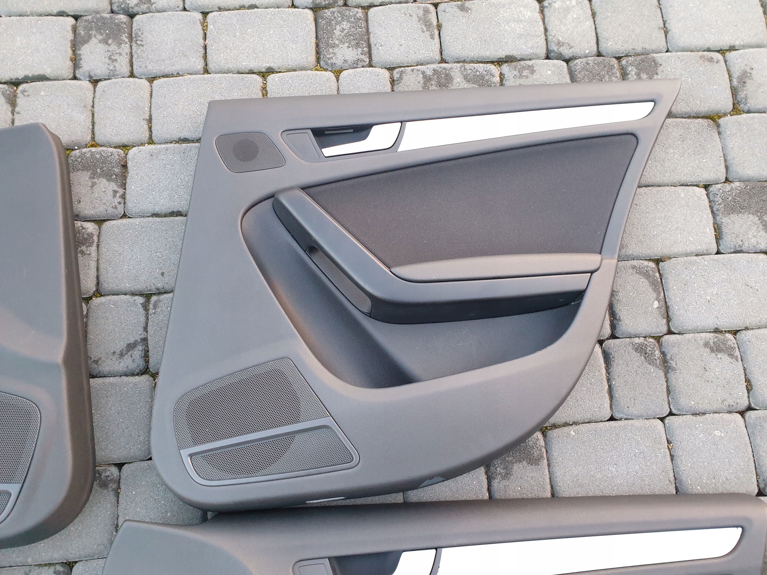 upholstery side for door AUDI A4 B8 sedan 2008