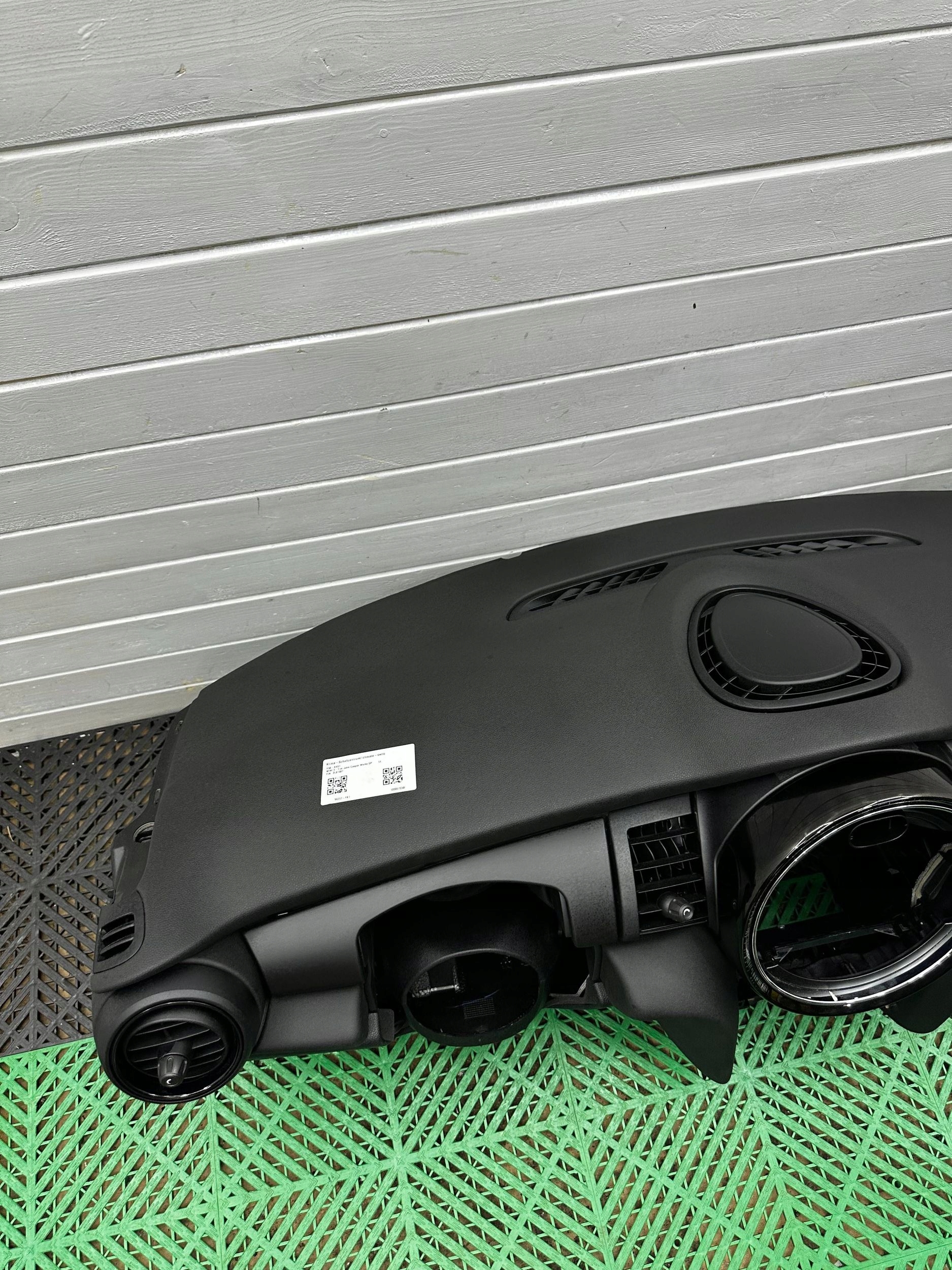 dashboard instrument panel the centre Mini One - Cooper F56 F55 JOHN COOPER WORKS GP