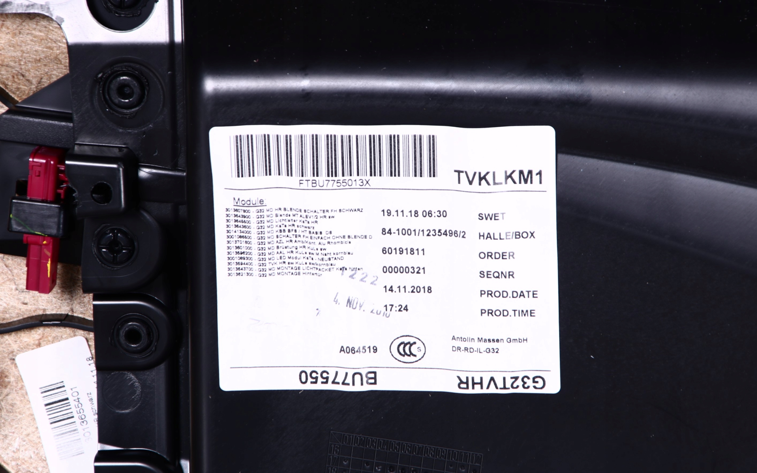 BMW G32 GT side door right rear part black leather