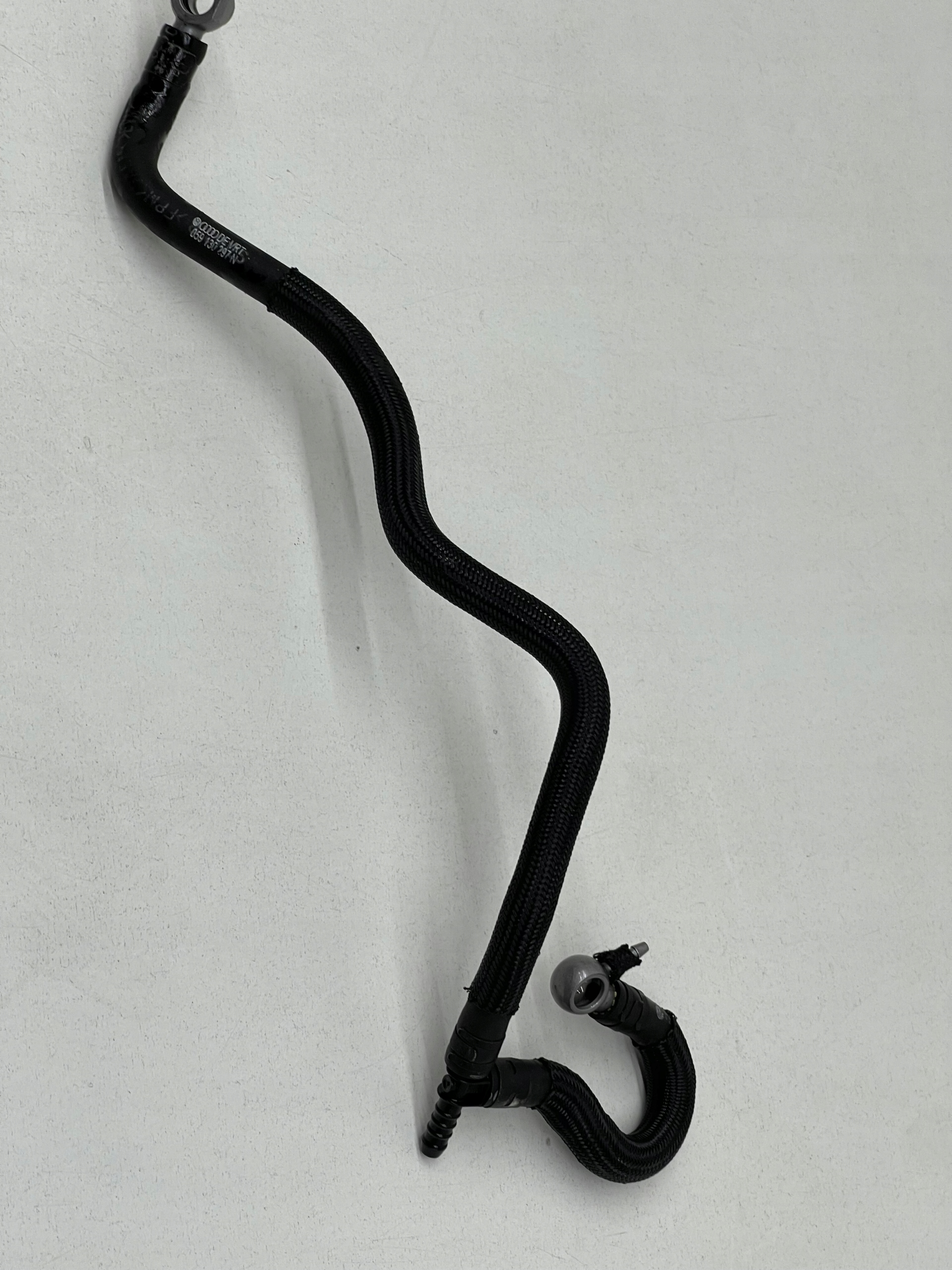 AUDI A5 8T A4 B8 Q5 2.7 3.0 TDI fuel line
