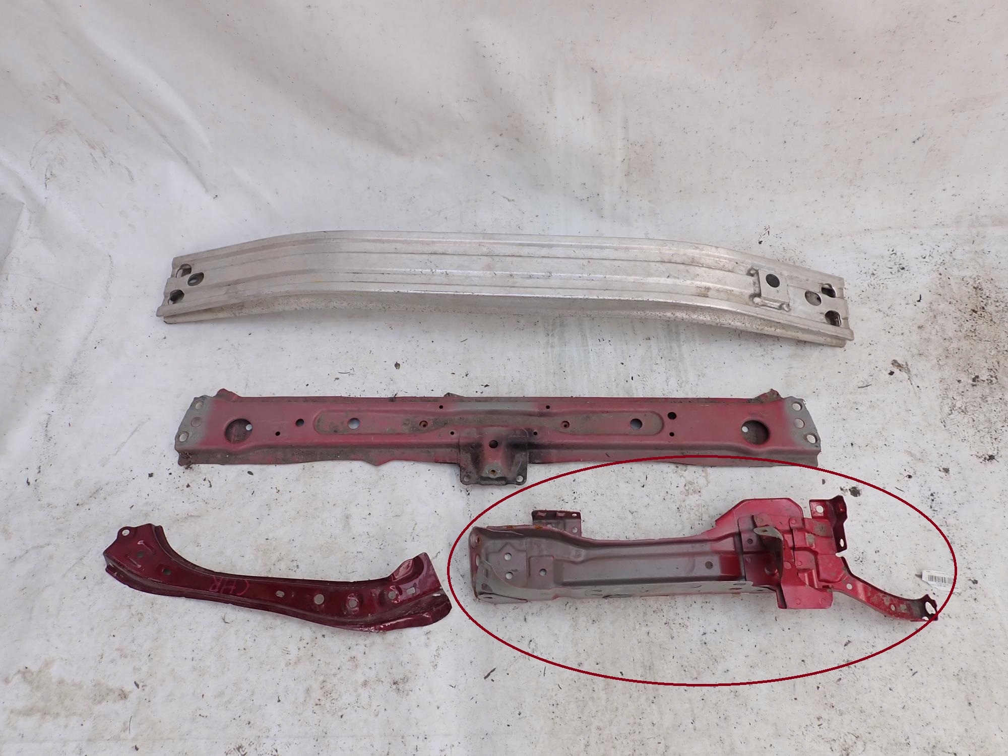 TOYOTA C-HR and 1 16-23 bar, wall console