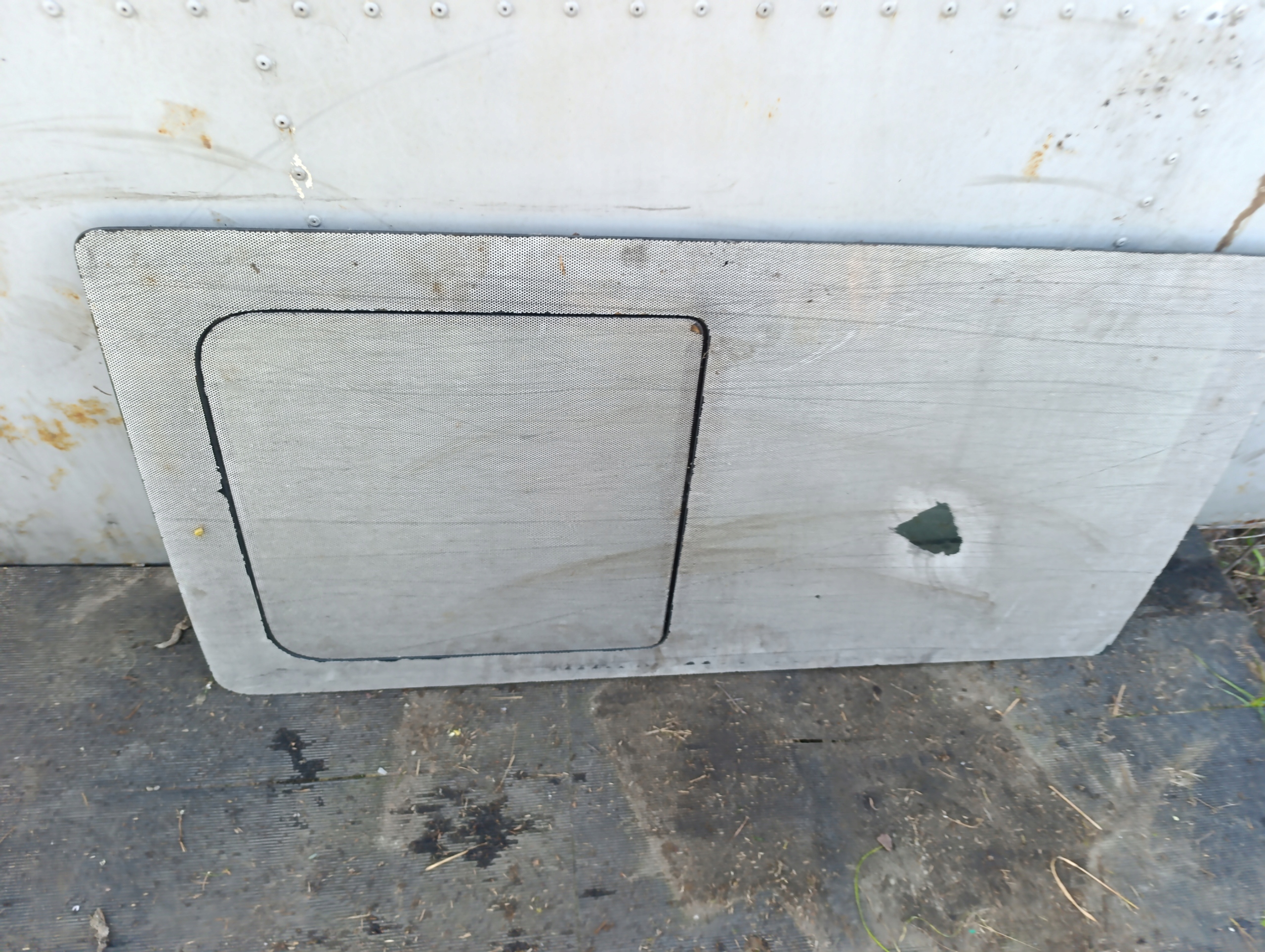 VW T5 window PRZESUWNA DRUGI RZAD left sprawna