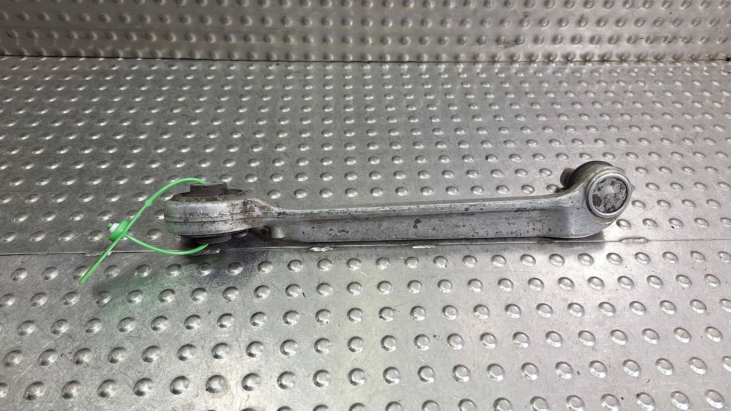 arm left front upper OE 8D0407507E AUDI A4 B6 A6 C5 PASSAT B5 SUPERB and