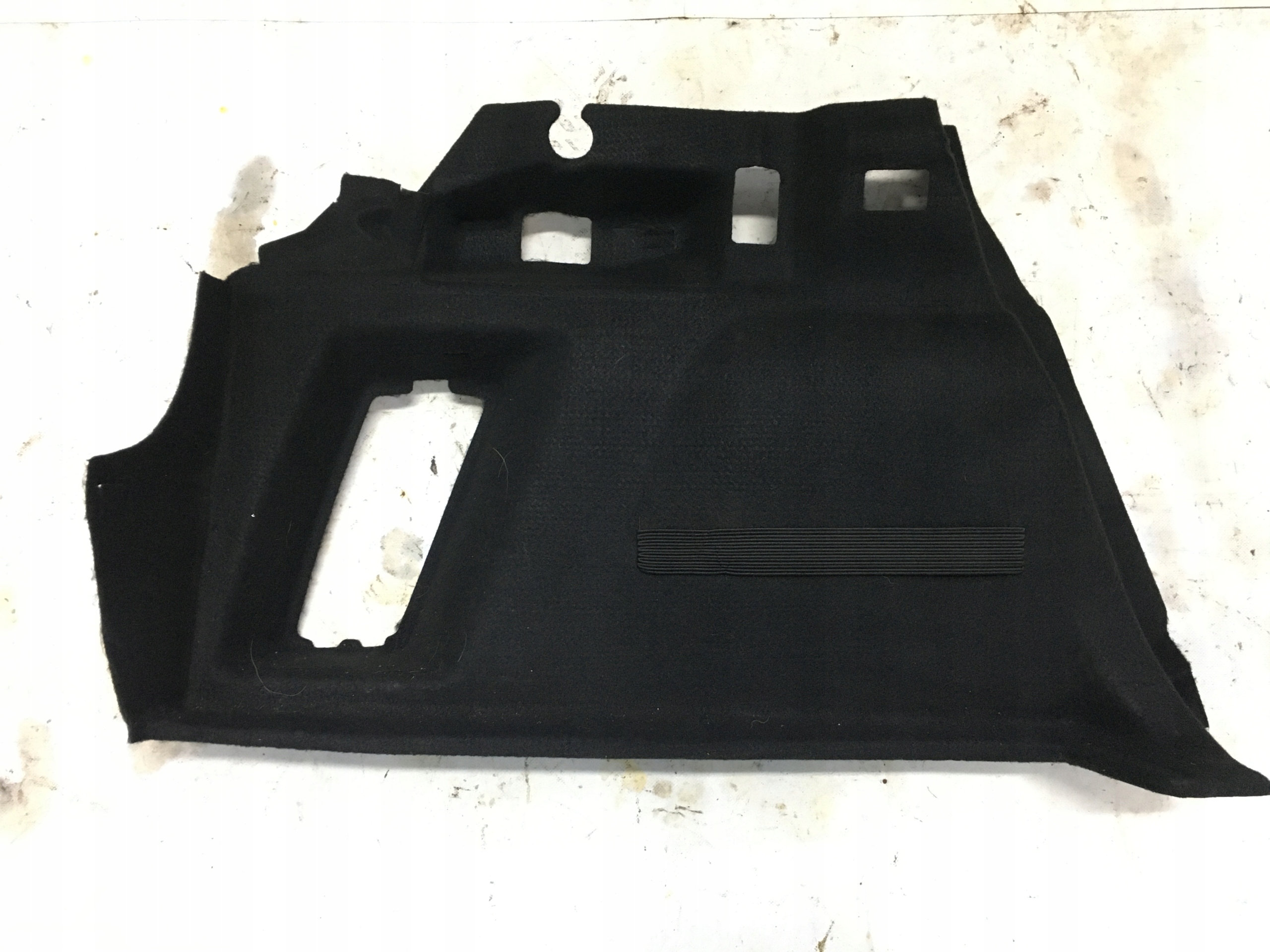 BOCZEK BAGAŻNIKA LEWY CITROEN DS4