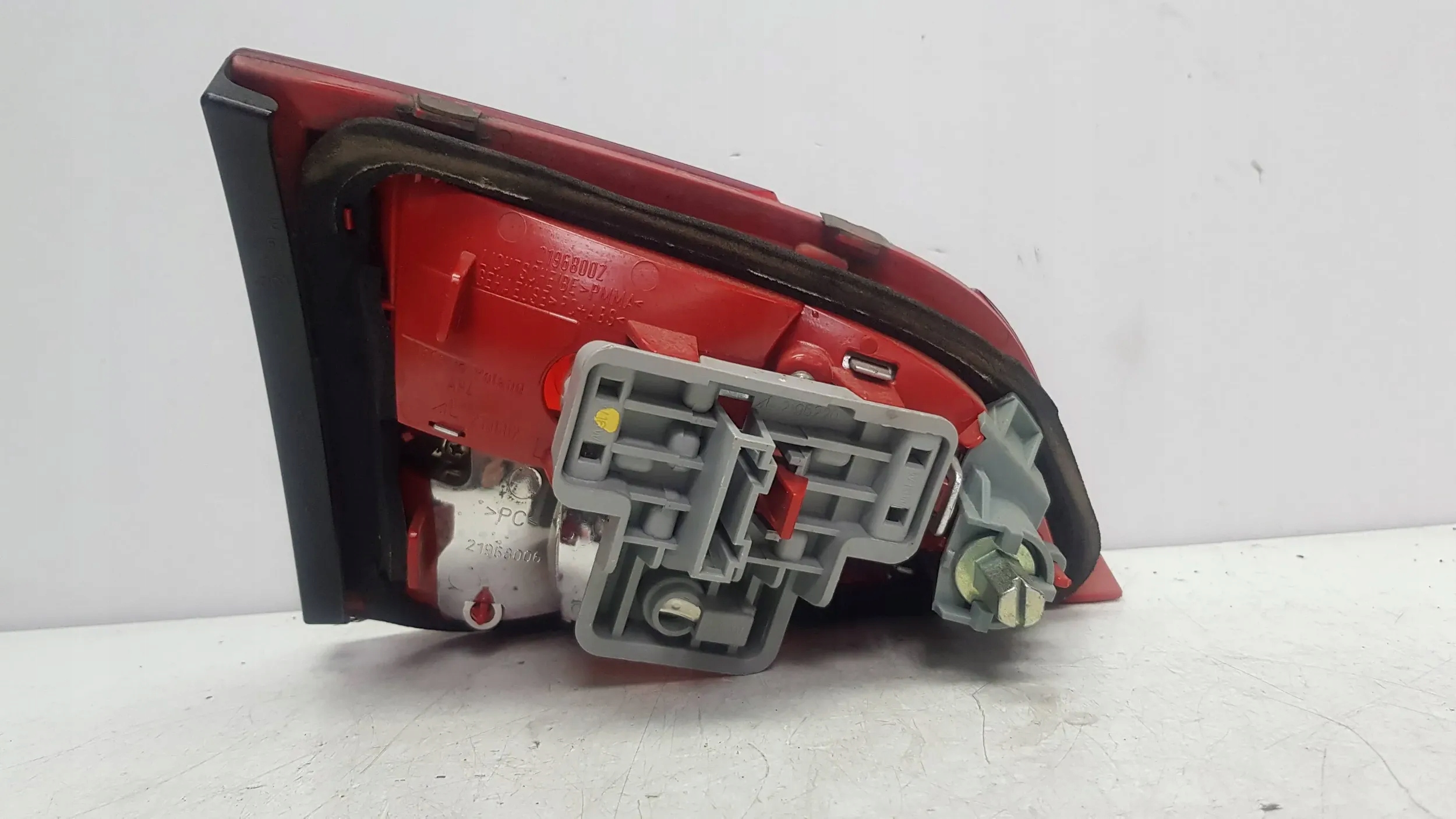 light rear part left to the bonnet Audi A4 B8 08