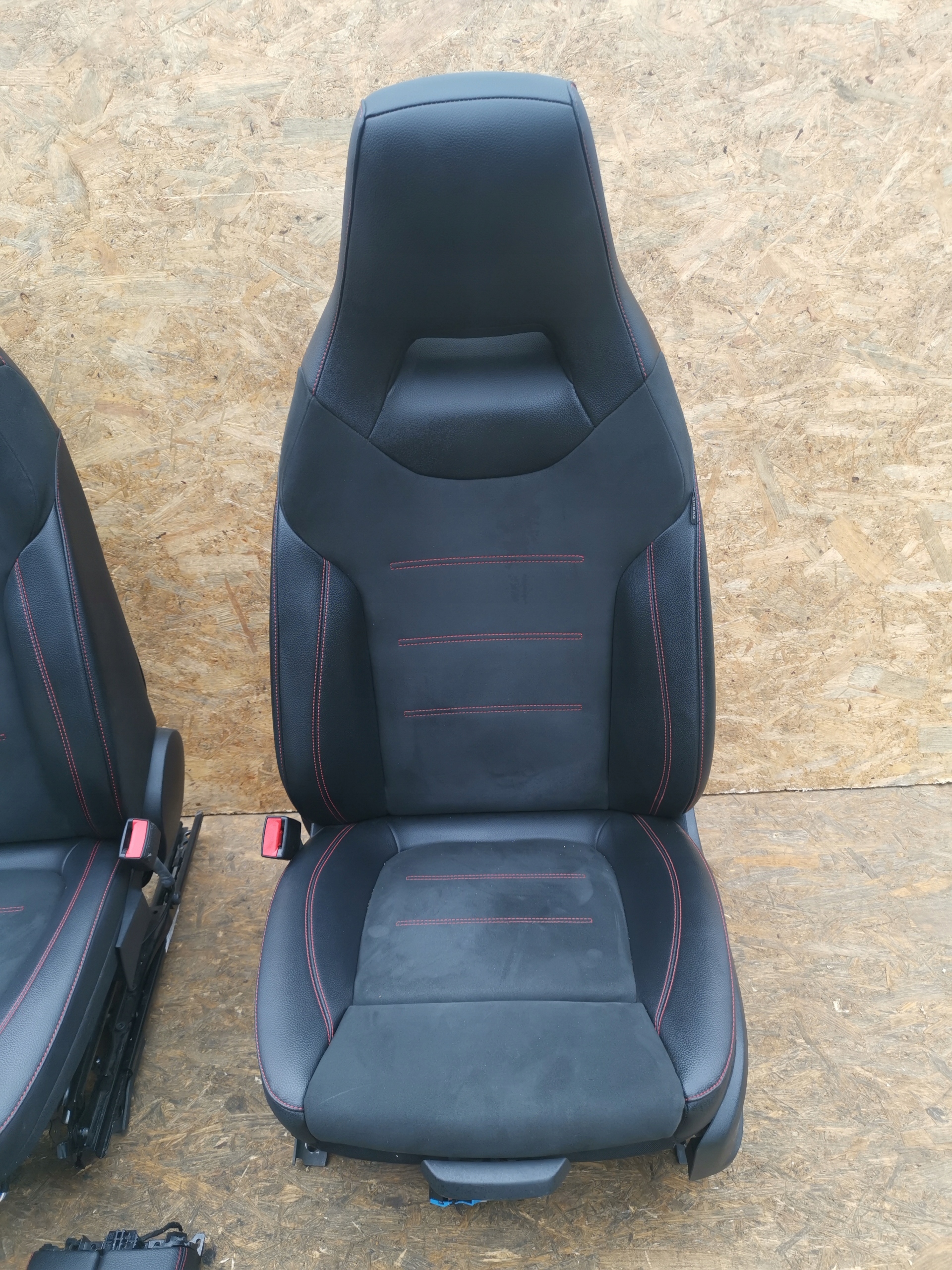 Sitze mitte KOMPLET MERCEDES A KLASA W177 AMG EU
